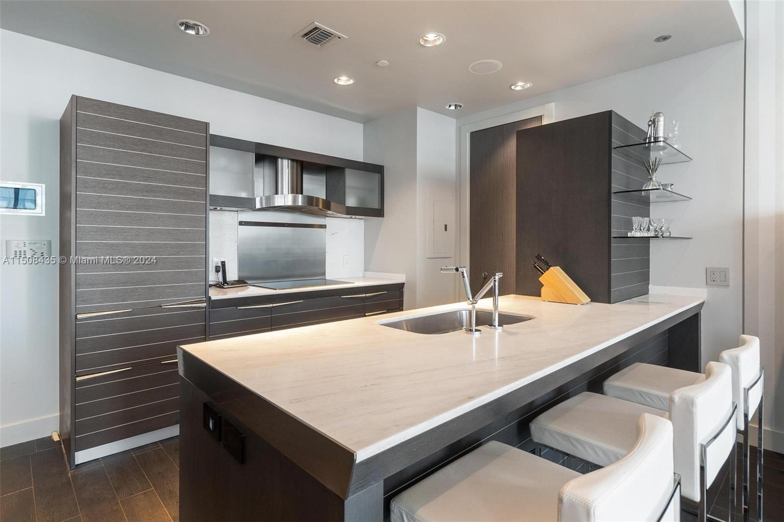 200 Biscayne Boulevard Way 5211, Miami, Florida 33131, 2 Bedrooms Bedrooms, ,2 BathroomsBathrooms,Residential,For Sale,200 Biscayne Boulevard Way 5211,A11508435
