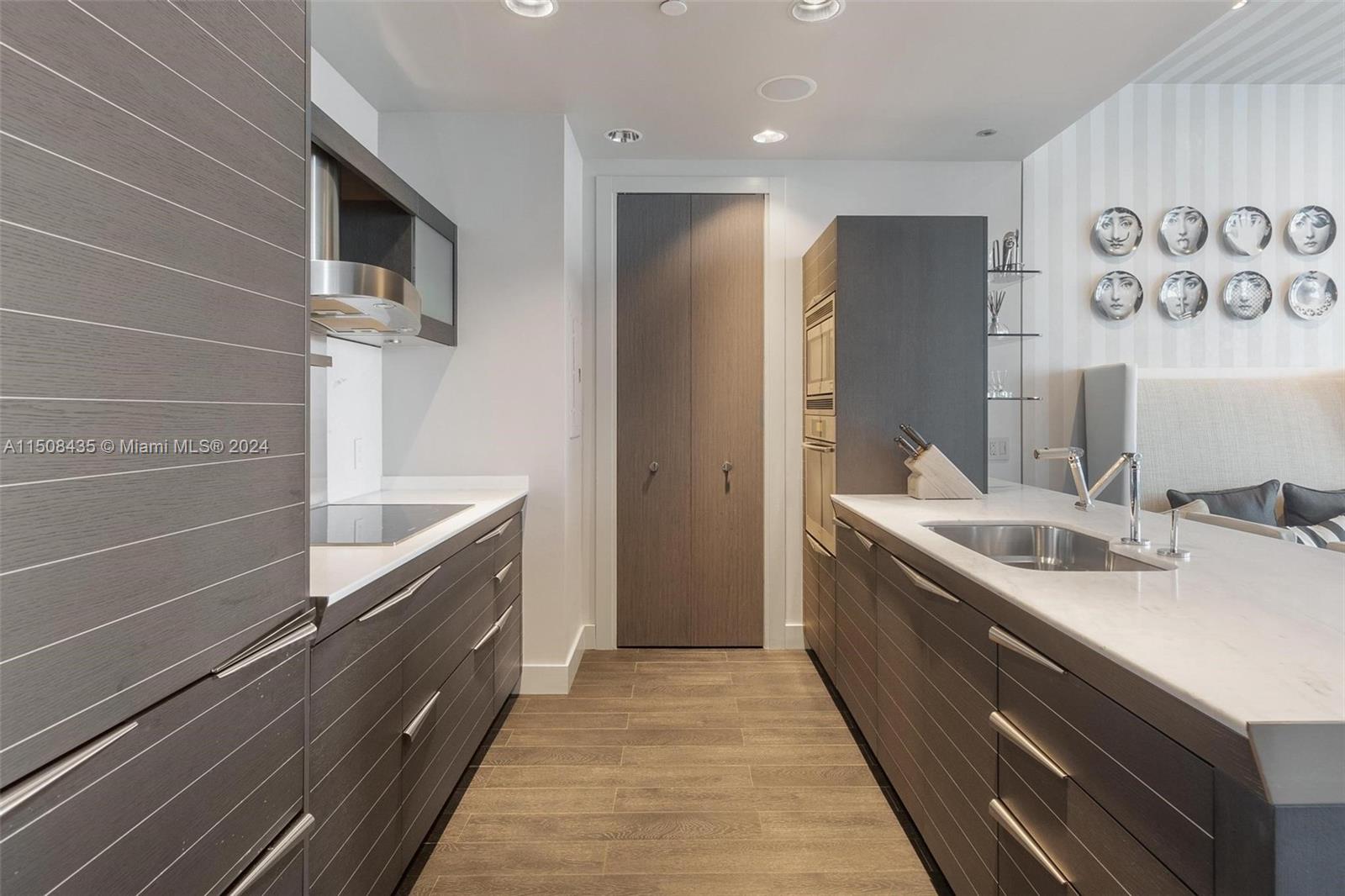 200 Biscayne Boulevard Way 5211, Miami, Florida 33131, 2 Bedrooms Bedrooms, ,2 BathroomsBathrooms,Residential,For Sale,200 Biscayne Boulevard Way 5211,A11508435