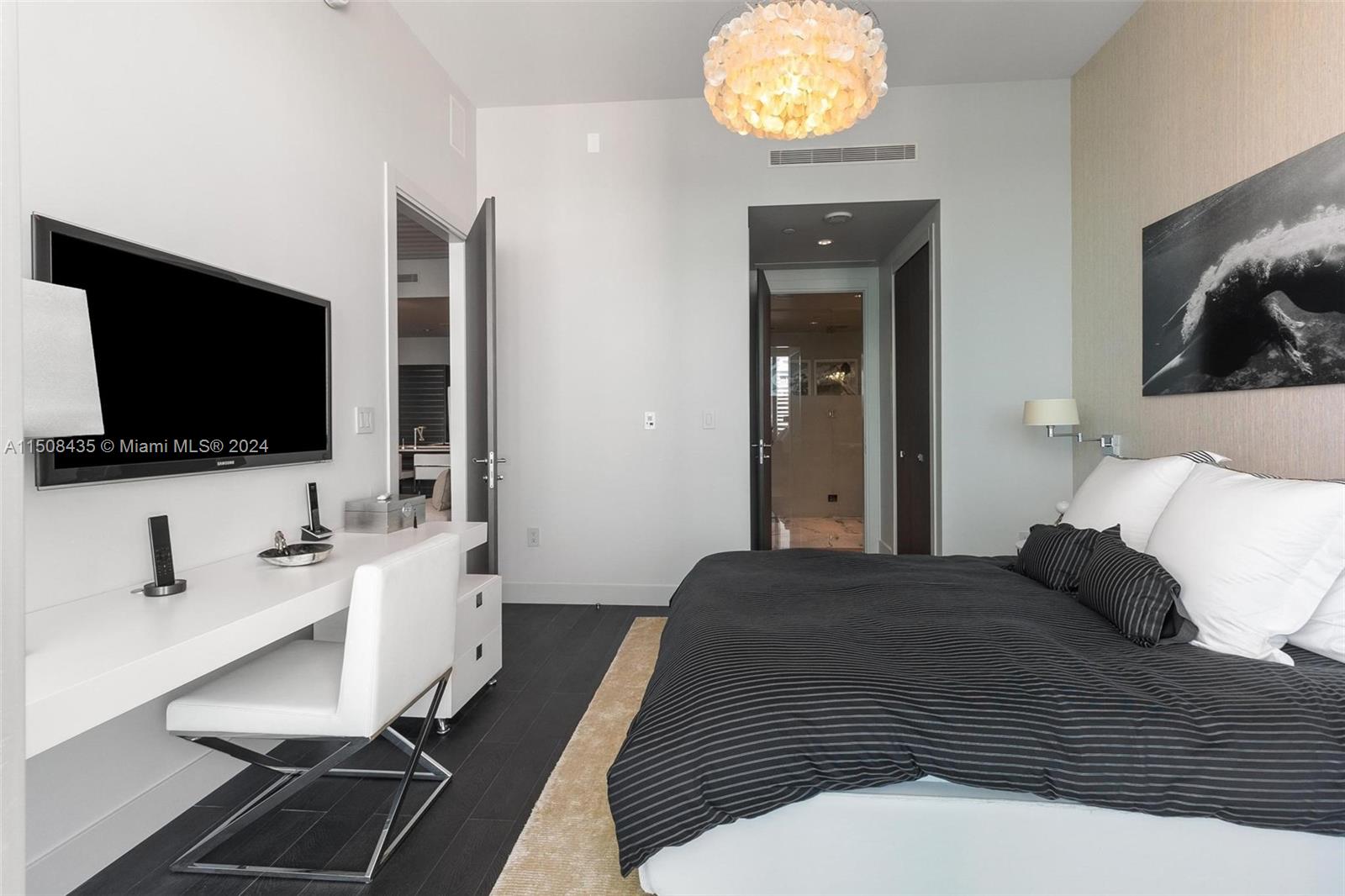 200 Biscayne Boulevard Way 5211, Miami, Florida 33131, 2 Bedrooms Bedrooms, ,2 BathroomsBathrooms,Residential,For Sale,200 Biscayne Boulevard Way 5211,A11508435