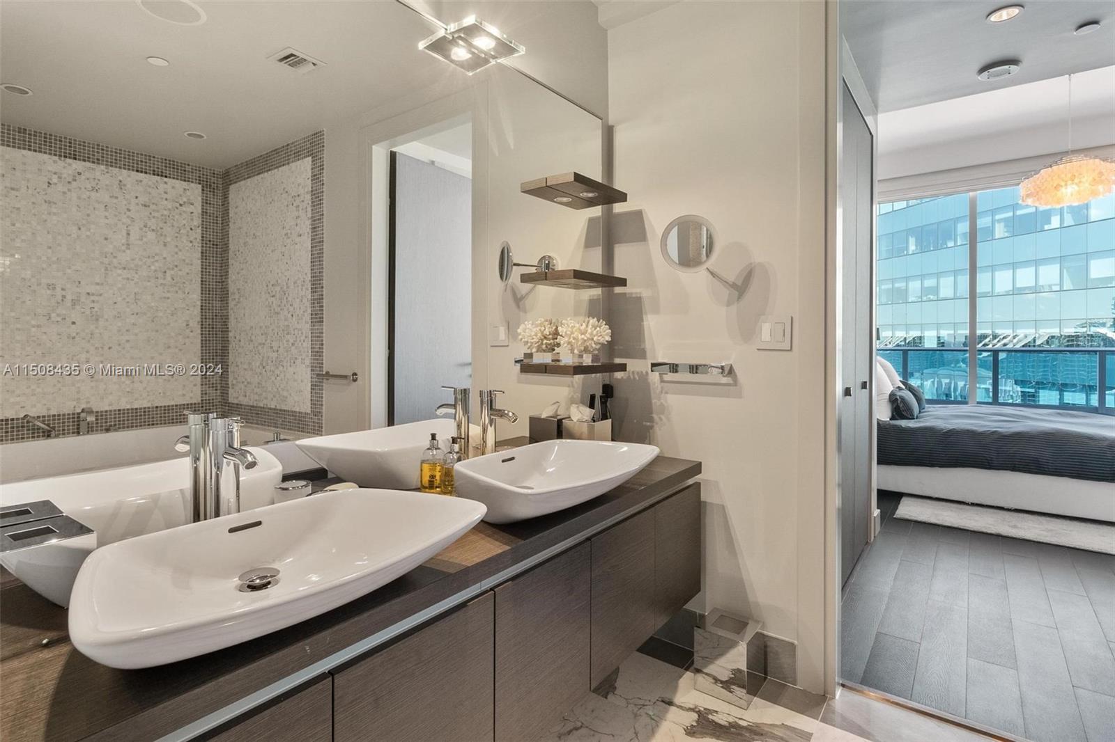 200 Biscayne Boulevard Way 5211, Miami, Florida 33131, 2 Bedrooms Bedrooms, ,2 BathroomsBathrooms,Residential,For Sale,200 Biscayne Boulevard Way 5211,A11508435