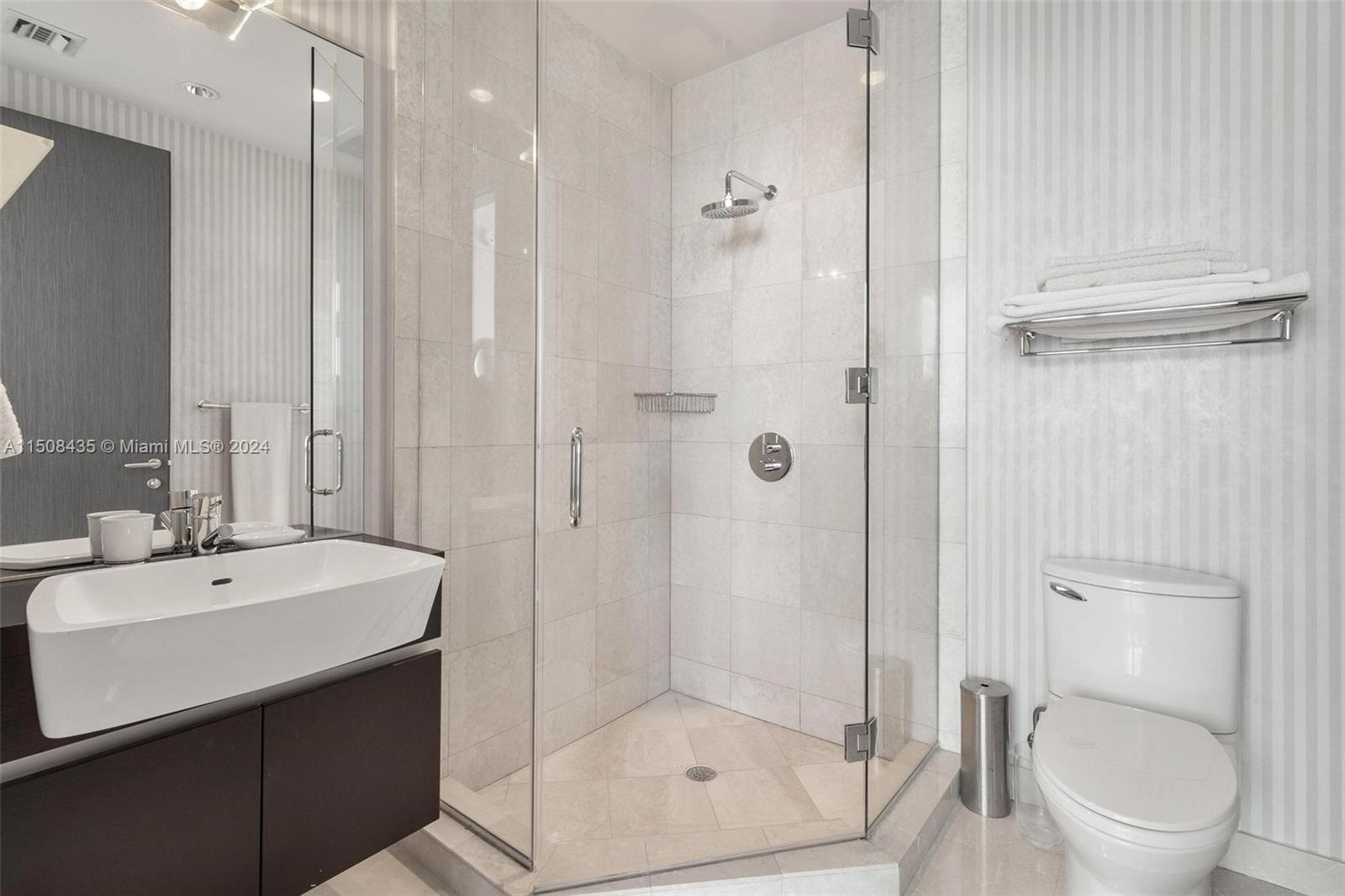 200 Biscayne Boulevard Way 5211, Miami, Florida 33131, 2 Bedrooms Bedrooms, ,2 BathroomsBathrooms,Residential,For Sale,200 Biscayne Boulevard Way 5211,A11508435
