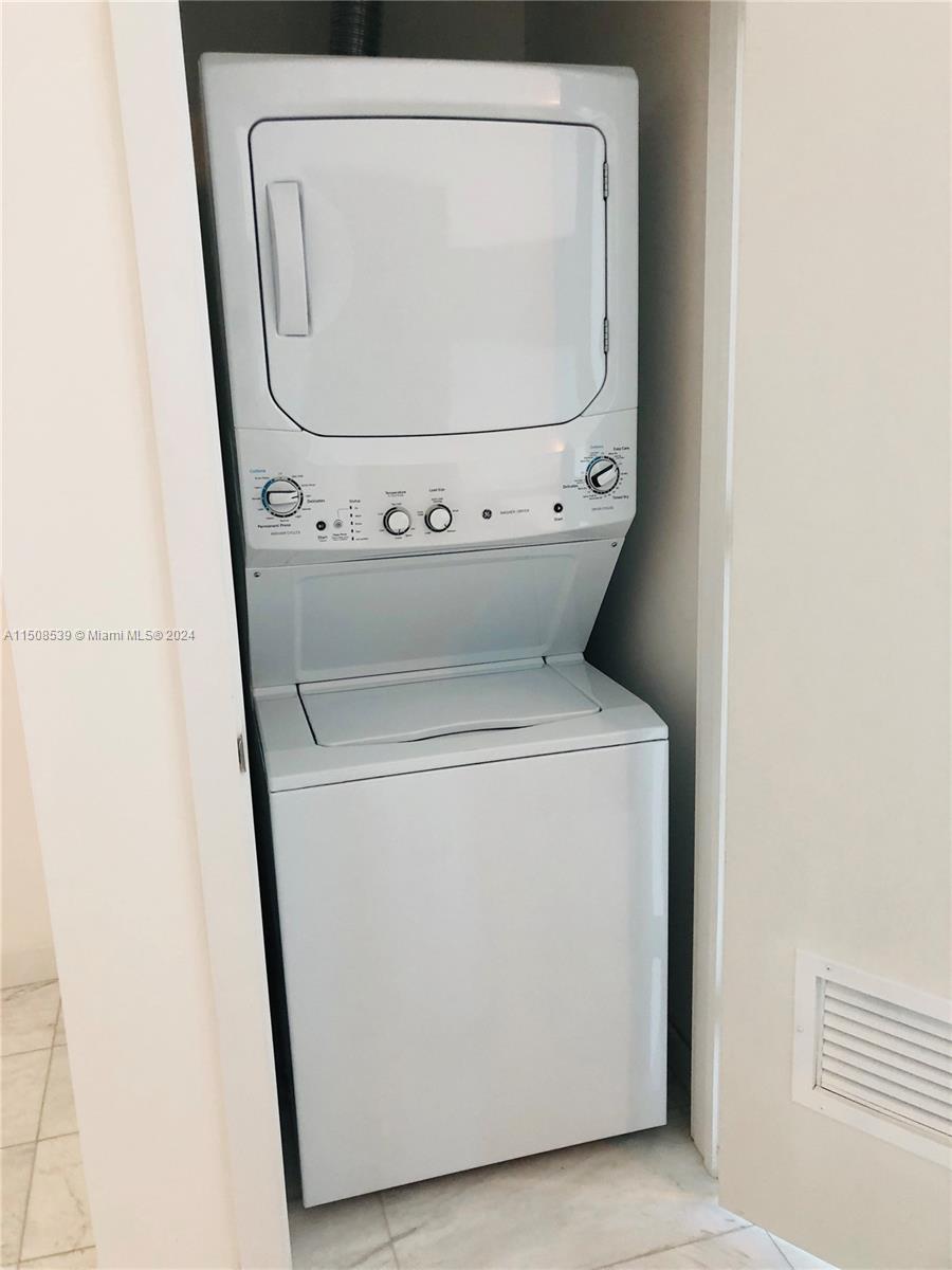 480 NE 31st St 2106, Miami, Florida 33137, 2 Bedrooms Bedrooms, ,2 BathroomsBathrooms,Residentiallease,For Rent,480 NE 31st St 2106,A11508539