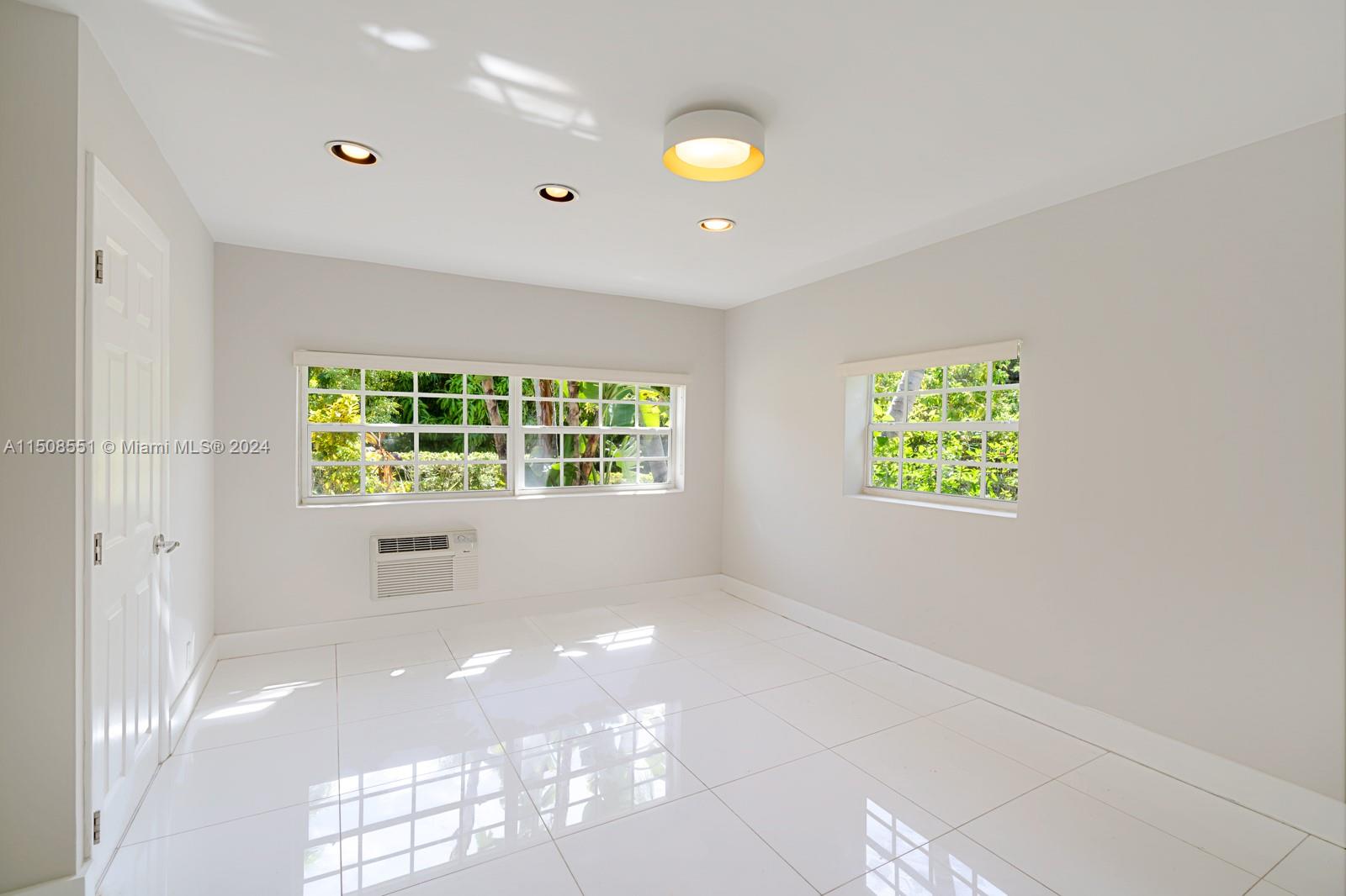 1265 N Biscayne Point Rd, Miami Beach, Florida 33141, 5 Bedrooms Bedrooms, ,3 BathroomsBathrooms,Residentiallease,For Rent,1265 N Biscayne Point Rd,A11508551