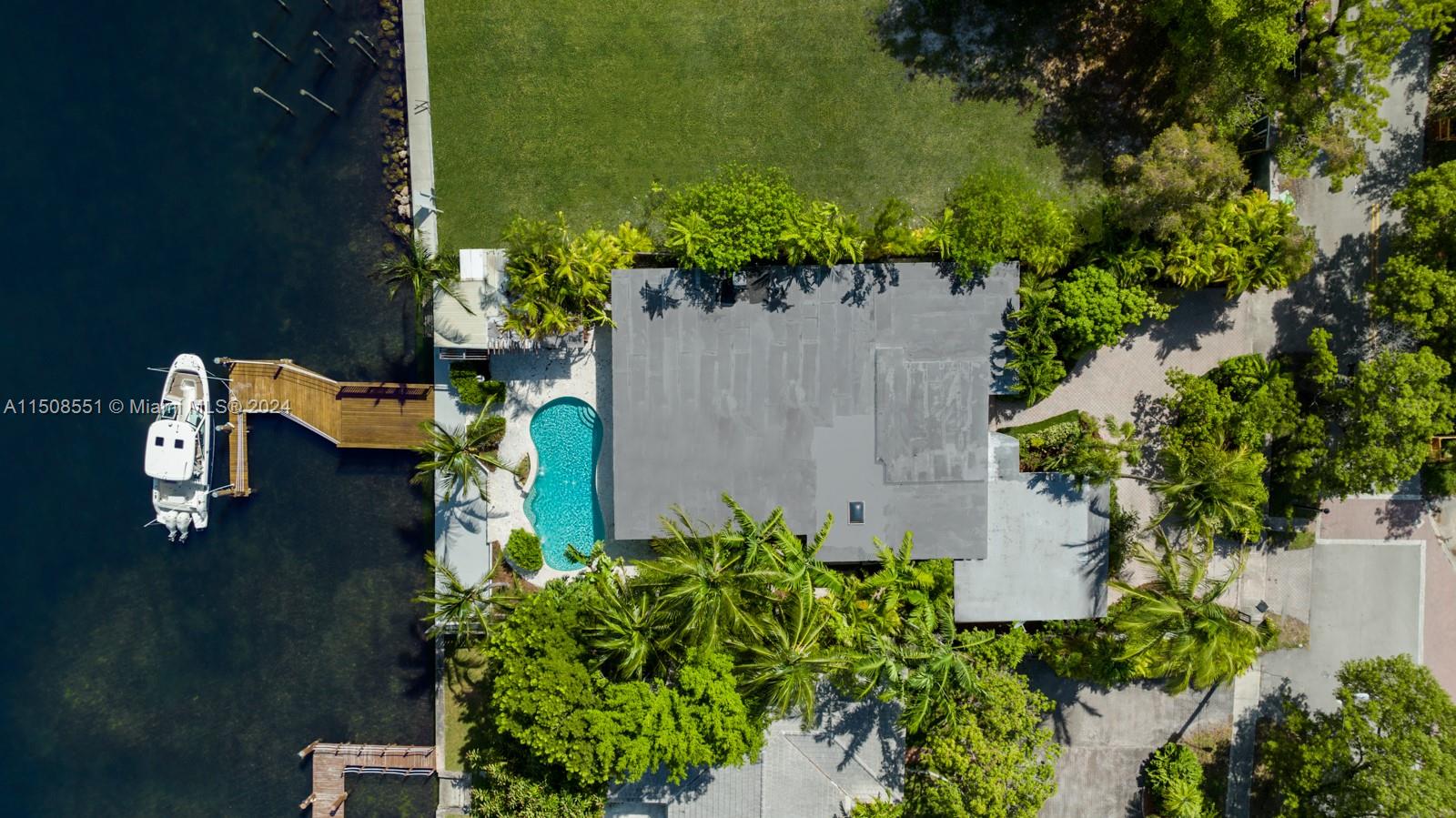 1265 N Biscayne Point Rd, Miami Beach, Florida 33141, 5 Bedrooms Bedrooms, ,3 BathroomsBathrooms,Residentiallease,For Rent,1265 N Biscayne Point Rd,A11508551