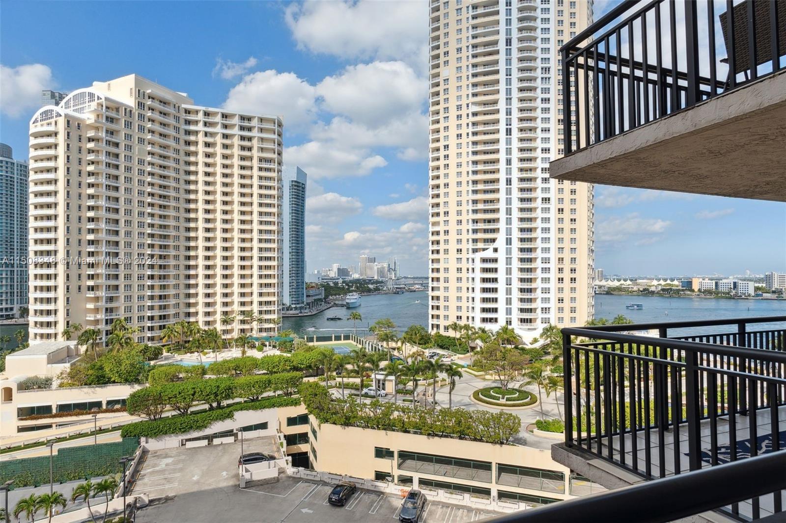 540 BRICKELL KEY DR 1400, Miami, Florida 33131, 1 Bedroom Bedrooms, ,1 BathroomBathrooms,Residential,For Sale,540 BRICKELL KEY DR 1400,A11508348