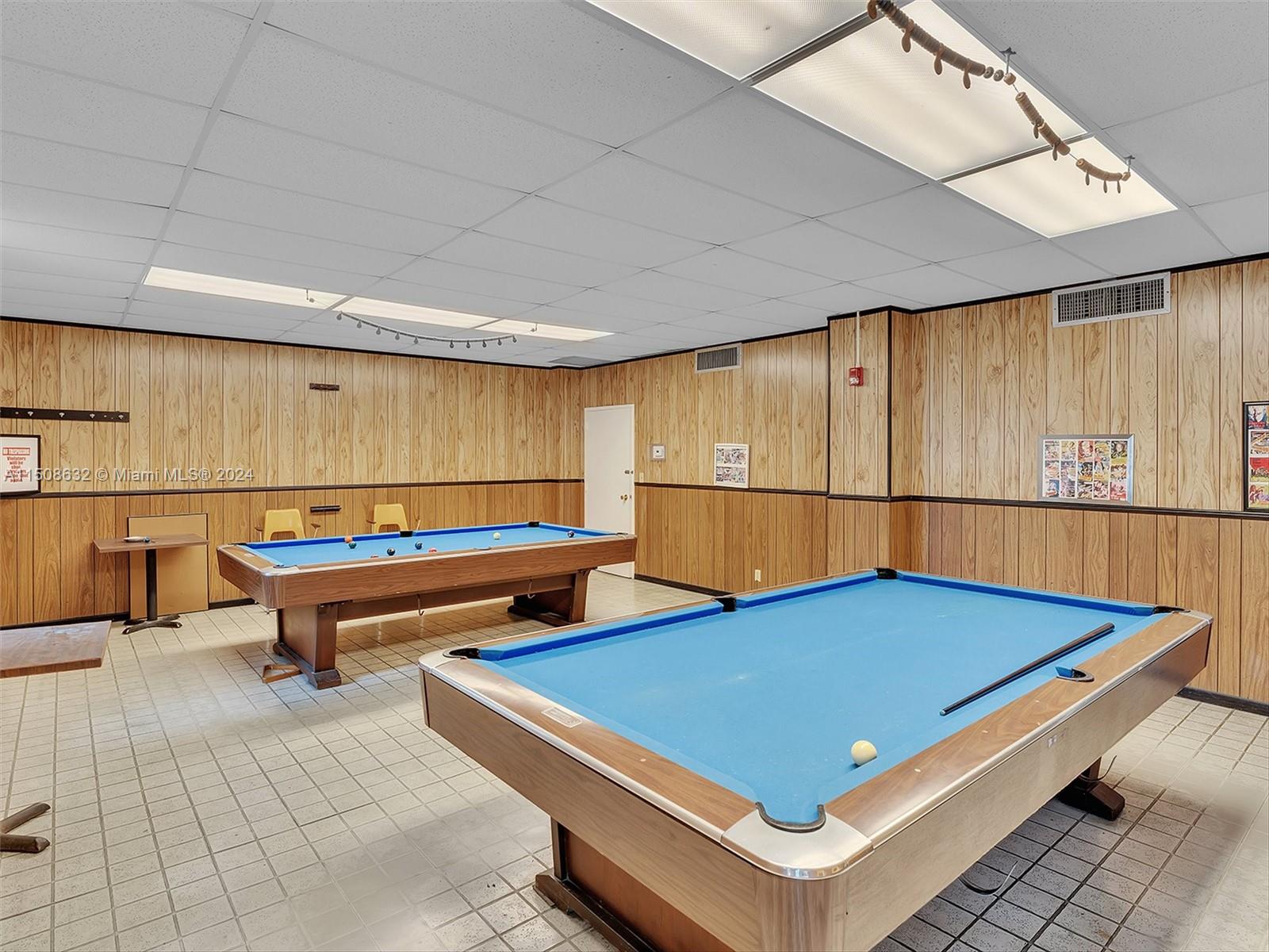 FUN AND FABULOUS GAME ROOM