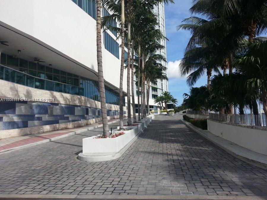 325 S Biscayne Blvd 3822, Miami, Florida 33131, 2 Bedrooms Bedrooms, ,2 BathroomsBathrooms,Residential,For Sale,325 S Biscayne Blvd 3822,A11508367