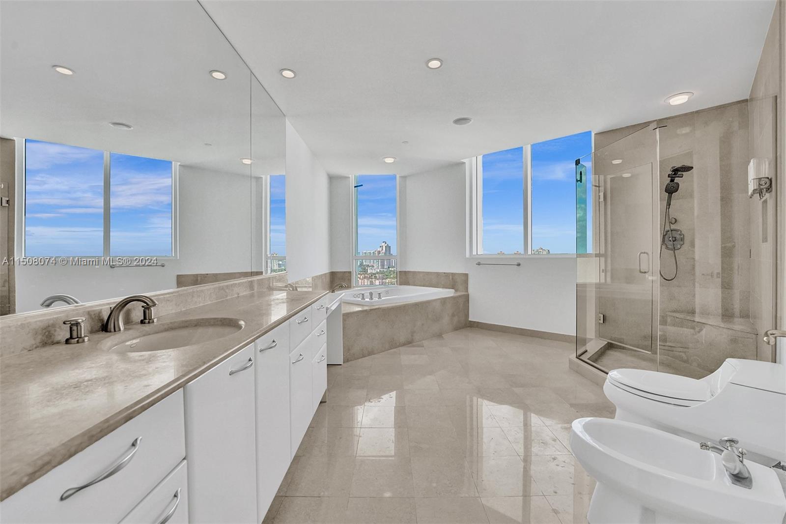 20155 NE 38th Ct 2201, Aventura, Florida 33180, 4 Bedrooms Bedrooms, ,6 BathroomsBathrooms,Residential,For Sale,20155 NE 38th Ct 2201,A11508074