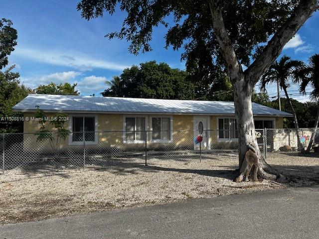 167 Pearl Ave, Tavernier, FL 33070