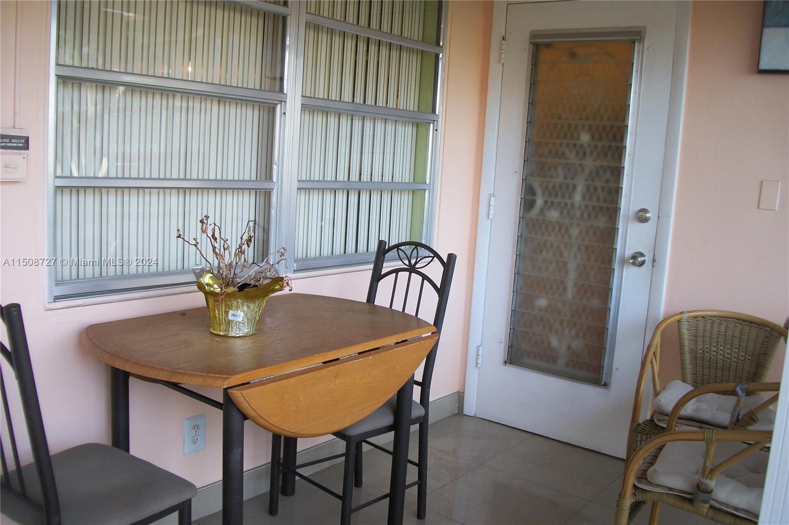 5300 Washington St N112, Hollywood, Florida 33021, 1 Bedroom Bedrooms, ,1 BathroomBathrooms,Residential,For Sale,5300 Washington St N112,A11508727