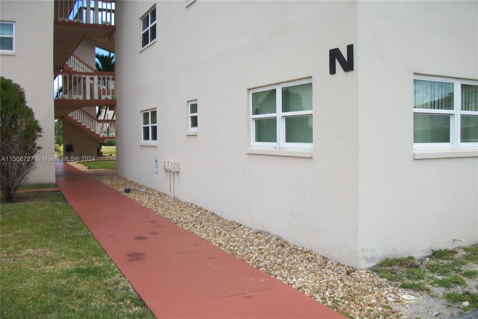 5300 Washington St N112, Hollywood, Florida 33021, 1 Bedroom Bedrooms, ,1 BathroomBathrooms,Residential,For Sale,5300 Washington St N112,A11508727