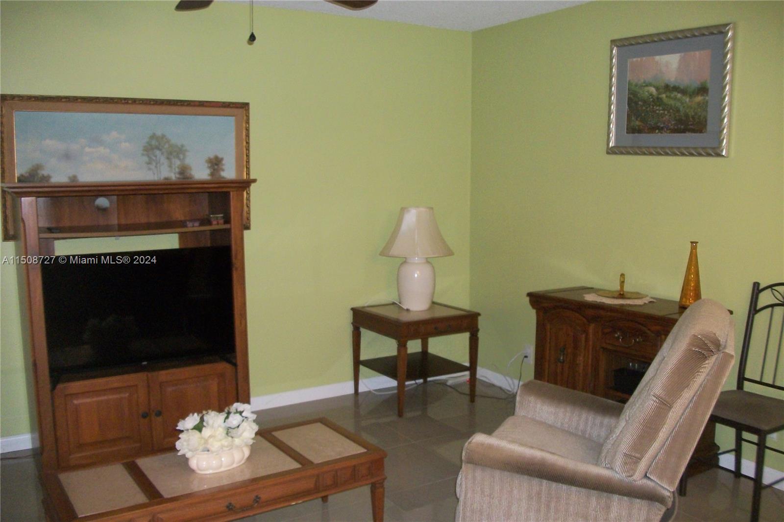 5300 Washington St N112, Hollywood, Florida 33021, 1 Bedroom Bedrooms, ,1 BathroomBathrooms,Residential,For Sale,5300 Washington St N112,A11508727