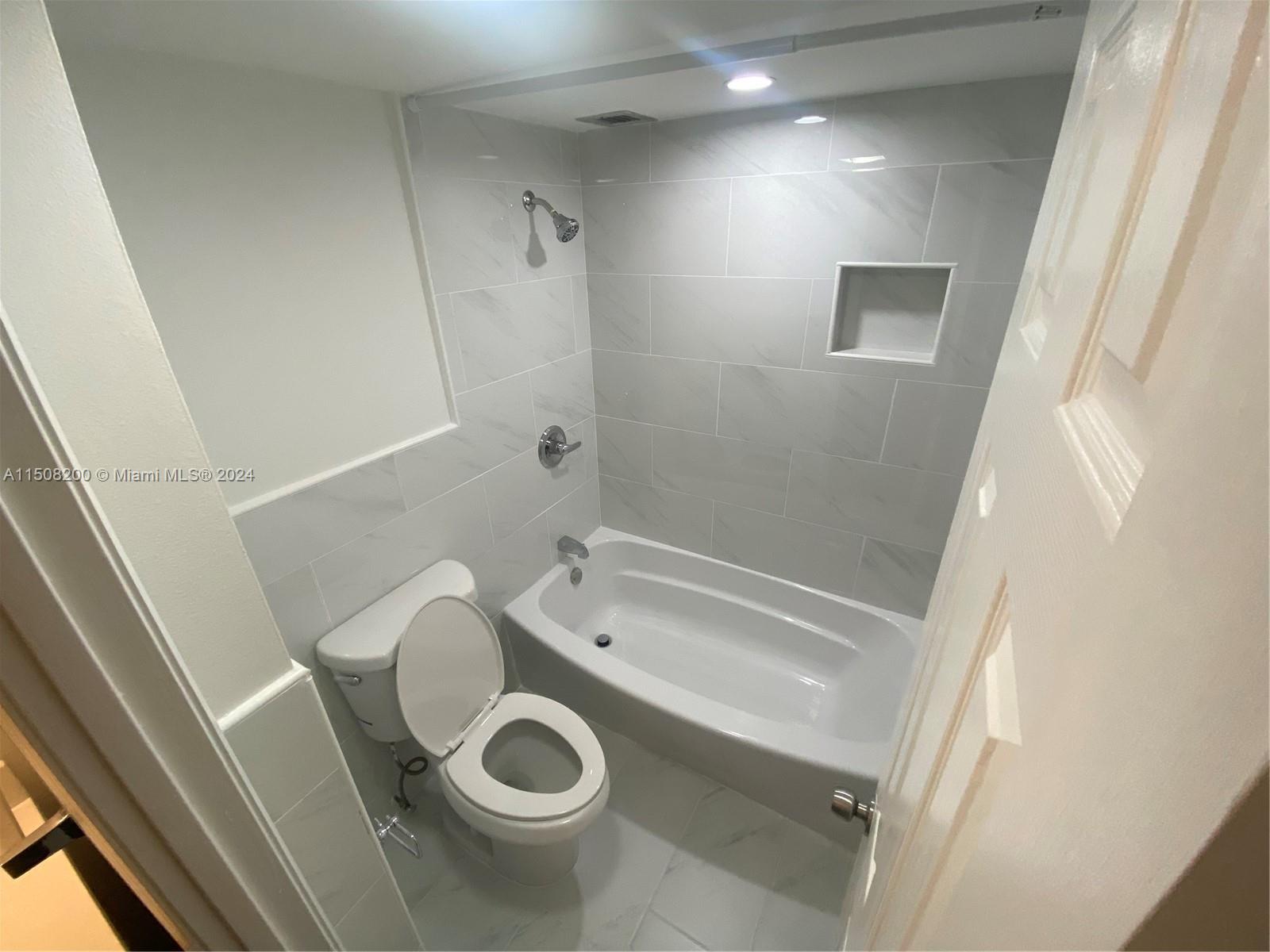 Lauderhill, Florida 33319, 2 Bedrooms Bedrooms, ,2 BathroomsBathrooms,Residentiallease,For Rent,A11508200