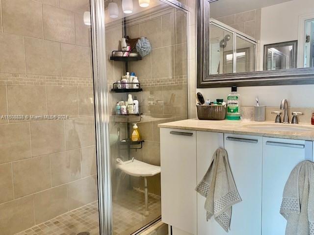 140 S Dixie Hwy 706, Hollywood, Florida 33020, 2 Bedrooms Bedrooms, ,2 BathroomsBathrooms,Residential,For Sale,140 S Dixie Hwy 706,A11508838