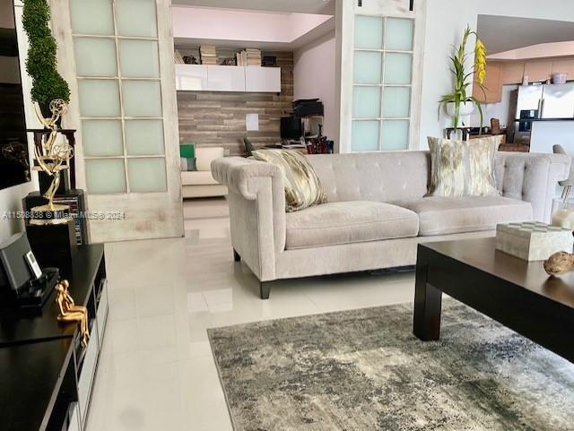 140 S Dixie Hwy 706, Hollywood, Florida 33020, 2 Bedrooms Bedrooms, ,2 BathroomsBathrooms,Residential,For Sale,140 S Dixie Hwy 706,A11508838