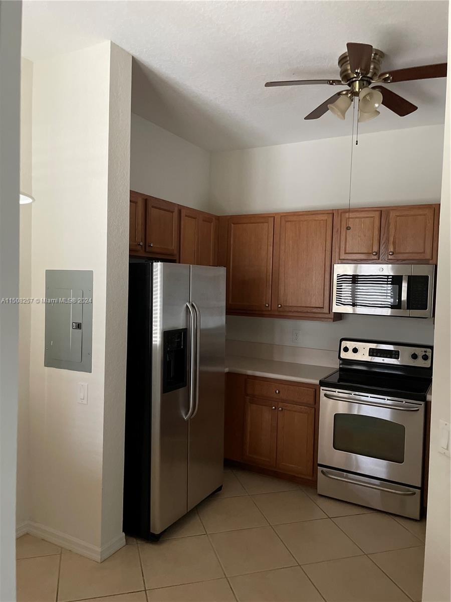 3600 Oaks Clubhouse Dr 506, Pompano Beach, Florida 33069, 3 Bedrooms Bedrooms, ,2 BathroomsBathrooms,Residential,For Sale,3600 Oaks Clubhouse Dr 506,A11508257