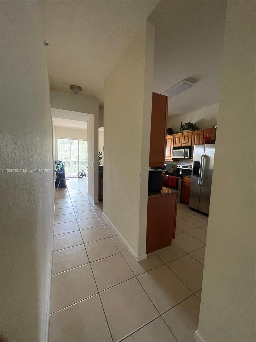 3500 Oaks Clubhouse Dr 211, Pompano Beach, Florida 33069, 3 Bedrooms Bedrooms, ,2 BathroomsBathrooms,Residentiallease,For Rent,3500 Oaks Clubhouse Dr 211,A11508258