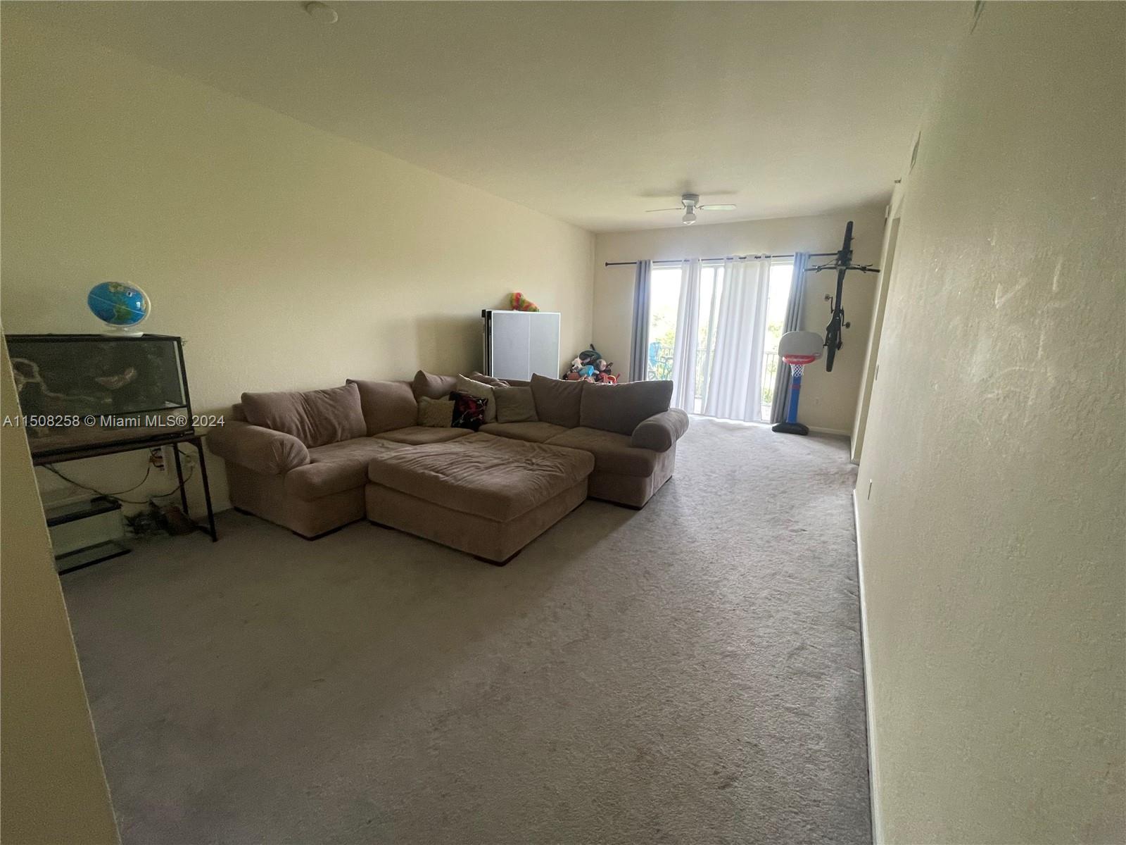 3500 Oaks Clubhouse Dr 211, Pompano Beach, Florida 33069, 3 Bedrooms Bedrooms, ,2 BathroomsBathrooms,Residentiallease,For Rent,3500 Oaks Clubhouse Dr 211,A11508258