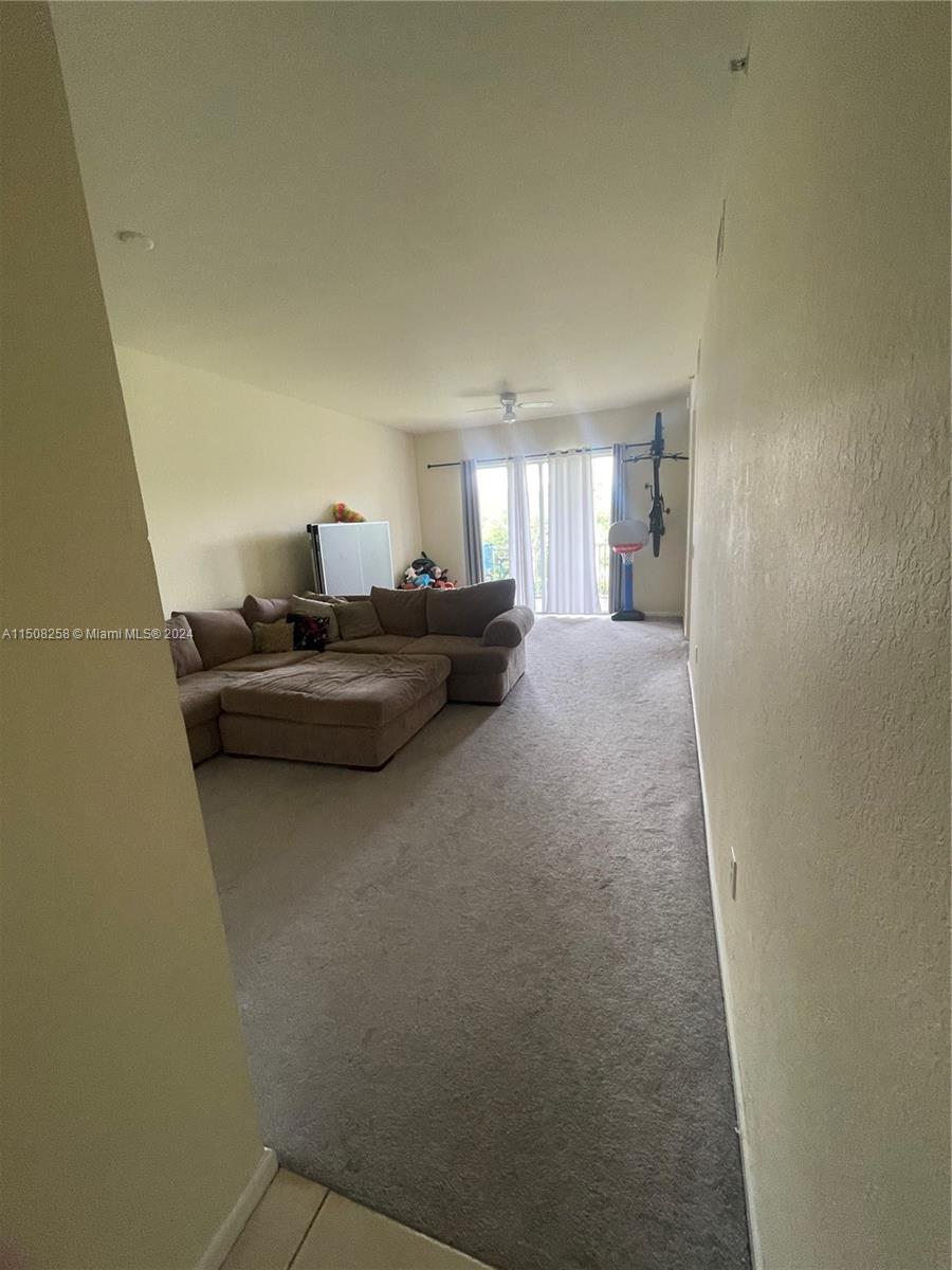 3500 Oaks Clubhouse Dr 211, Pompano Beach, Florida 33069, 3 Bedrooms Bedrooms, ,2 BathroomsBathrooms,Residentiallease,For Rent,3500 Oaks Clubhouse Dr 211,A11508258