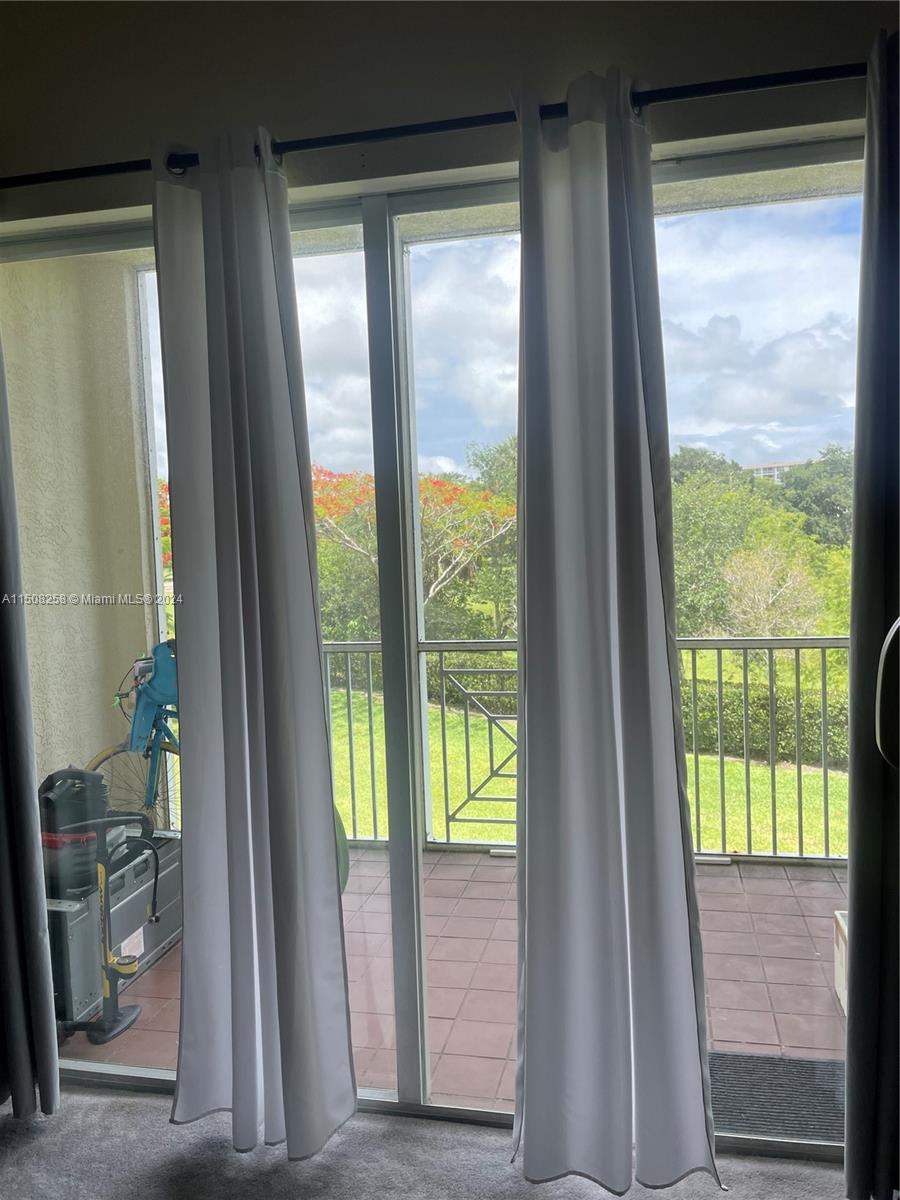 3500 Oaks Clubhouse Dr 211, Pompano Beach, Florida 33069, 3 Bedrooms Bedrooms, ,2 BathroomsBathrooms,Residentiallease,For Rent,3500 Oaks Clubhouse Dr 211,A11508258