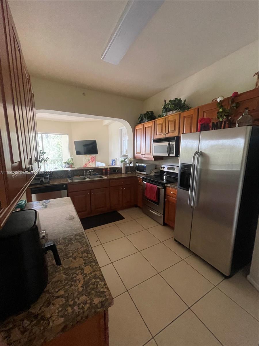 3500 Oaks Clubhouse Dr 211, Pompano Beach, Florida 33069, 3 Bedrooms Bedrooms, ,2 BathroomsBathrooms,Residentiallease,For Rent,3500 Oaks Clubhouse Dr 211,A11508258
