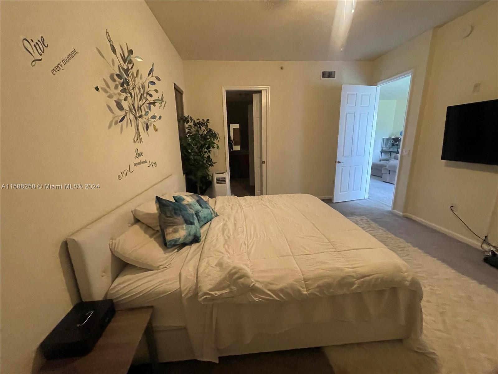 3500 Oaks Clubhouse Dr 211, Pompano Beach, Florida 33069, 3 Bedrooms Bedrooms, ,2 BathroomsBathrooms,Residentiallease,For Rent,3500 Oaks Clubhouse Dr 211,A11508258