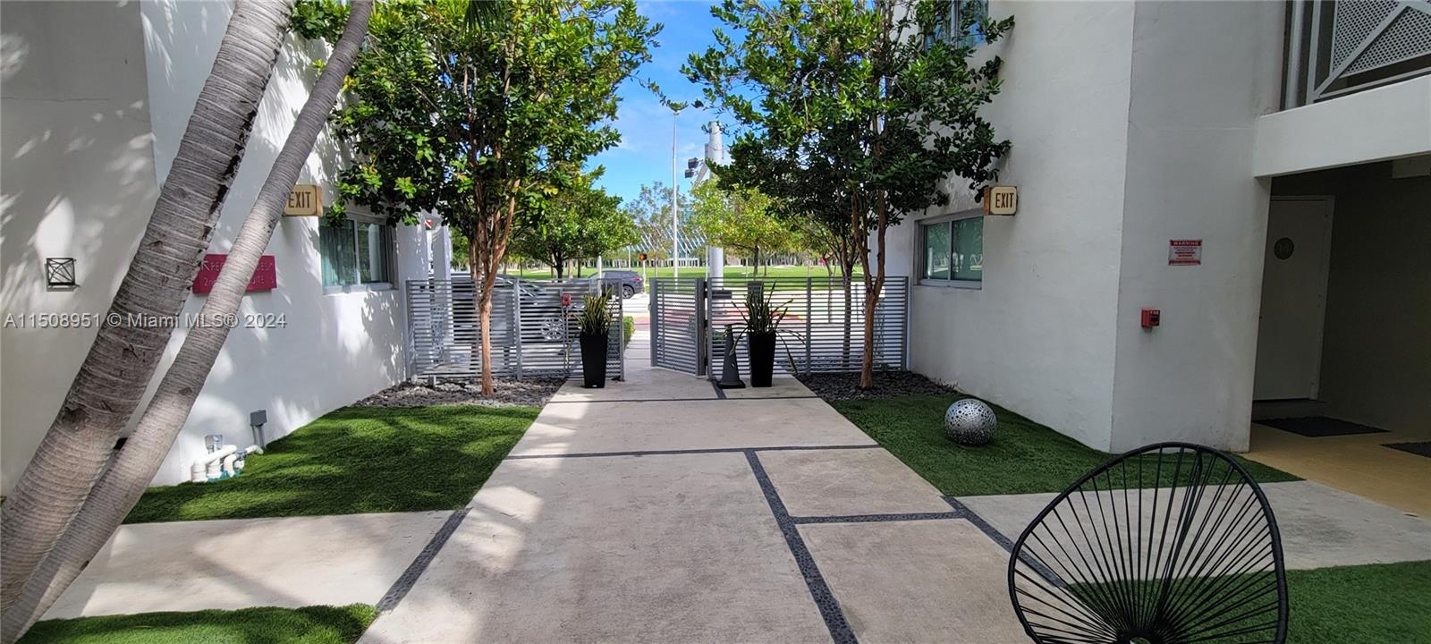 1816 Meridian Ave 3, Miami Beach, Florida 33139, 2 Bedrooms Bedrooms, ,1 BathroomBathrooms,Residential,For Sale,1816 Meridian Ave 3,A11508951