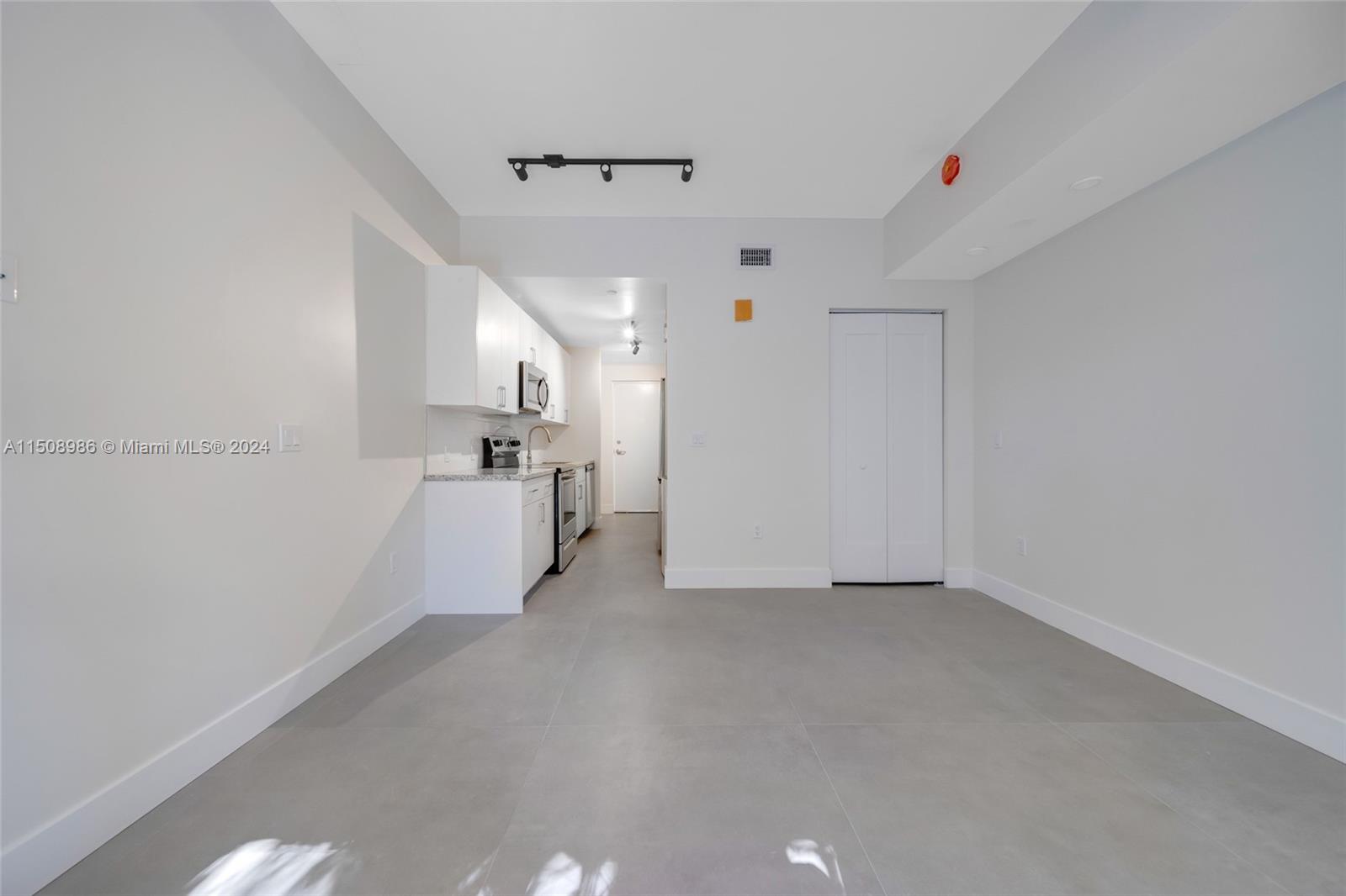 1536 NW 15th Ave 103, Miami, Florida 33125, ,1 BathroomBathrooms,Residentiallease,For Rent,1536 NW 15th Ave 103,A11508986