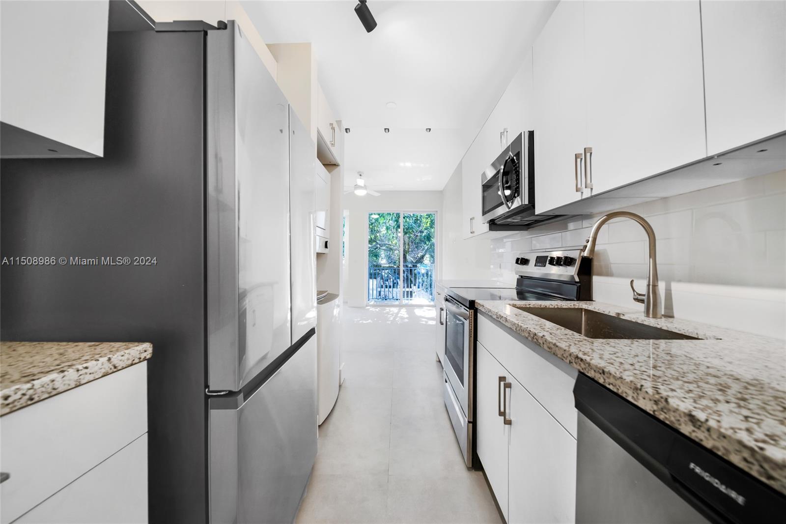 1536 NW 15th Ave 103, Miami, Florida 33125, ,1 BathroomBathrooms,Residentiallease,For Rent,1536 NW 15th Ave 103,A11508986