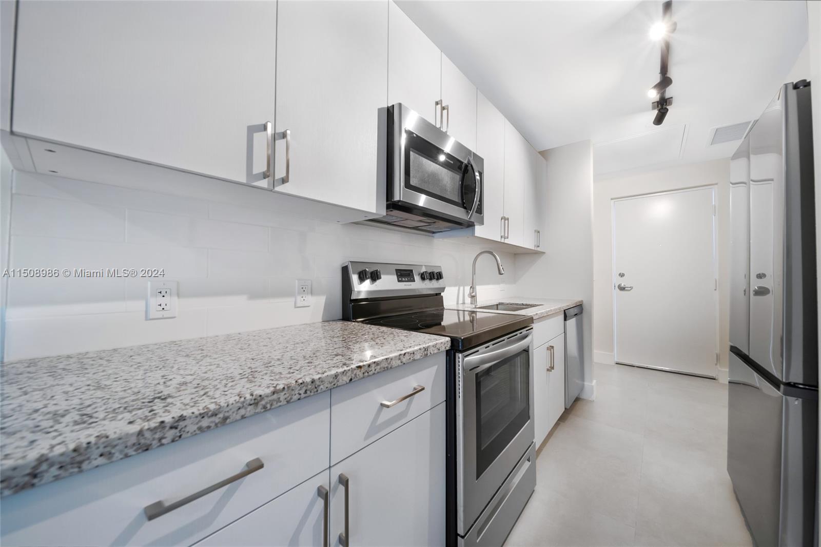 1536 NW 15th Ave 103, Miami, Florida 33125, ,1 BathroomBathrooms,Residentiallease,For Rent,1536 NW 15th Ave 103,A11508986