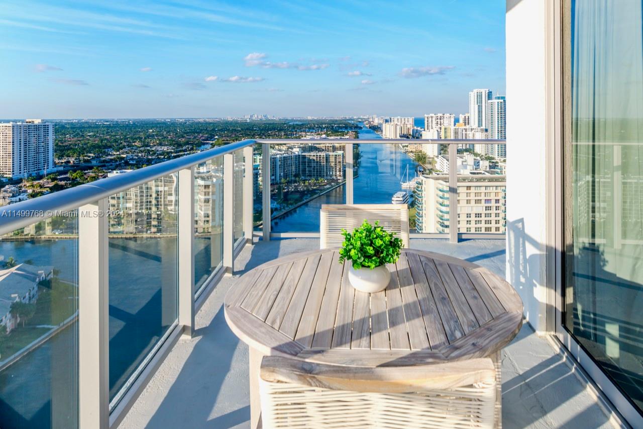 4010 S Ocean Dr R2302, Hollywood, Florida 33019, 2 Bedrooms Bedrooms, ,2 BathroomsBathrooms,Residential,For Sale,4010 S Ocean Dr R2302,A11499768