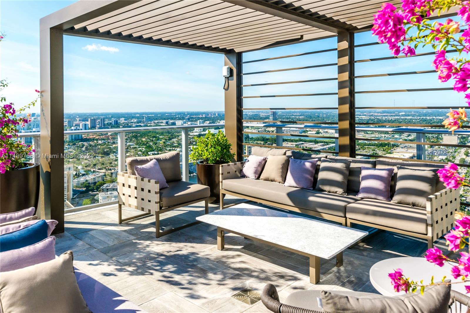 Owner's Exclusive 42th Floor Lounge