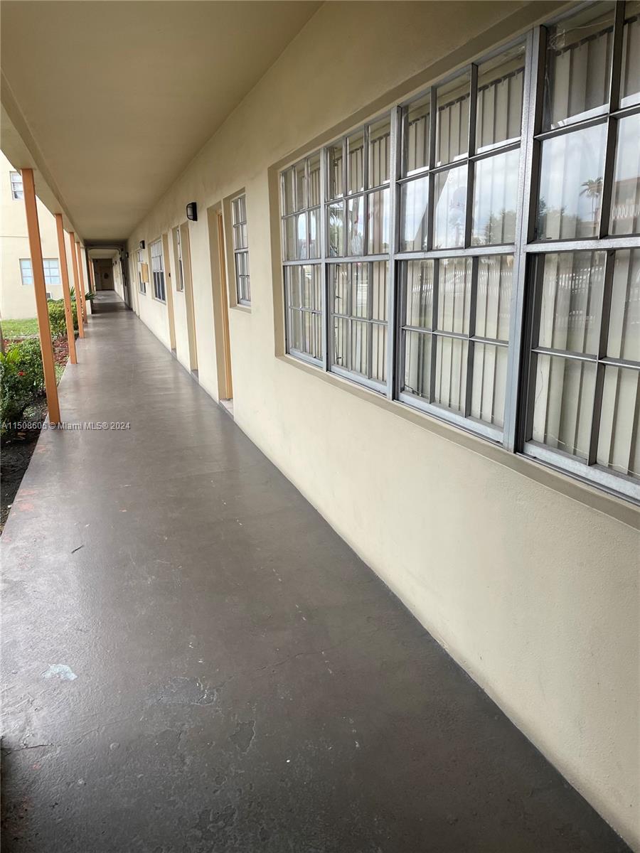 11840 NE 19th Dr 2, North Miami, Florida 33181, 2 Bedrooms Bedrooms, ,2 BathroomsBathrooms,Residential,For Sale,11840 NE 19th Dr 2,A11508605