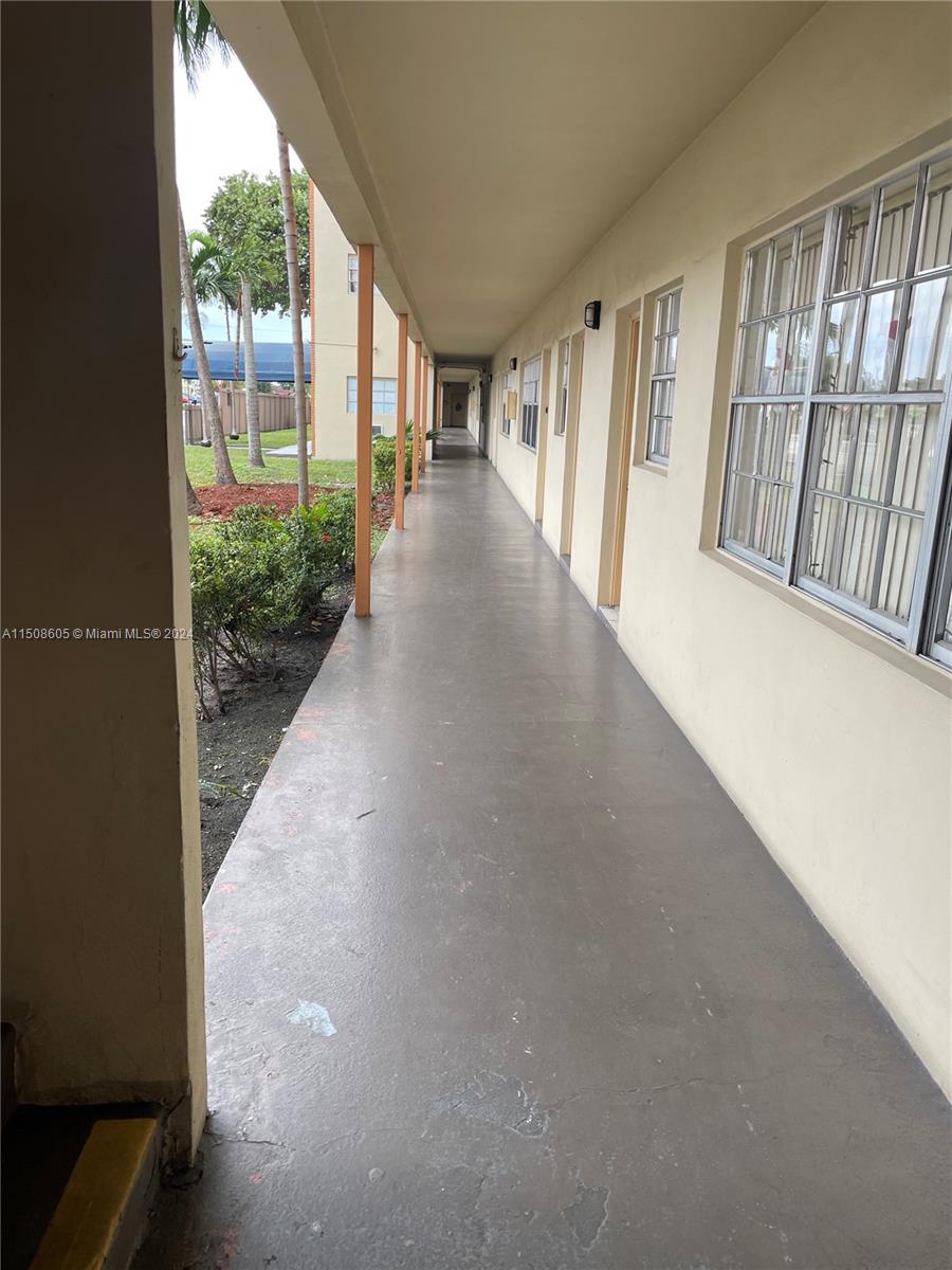 11840 NE 19th Dr 2, North Miami, Florida 33181, 2 Bedrooms Bedrooms, ,2 BathroomsBathrooms,Residential,For Sale,11840 NE 19th Dr 2,A11508605