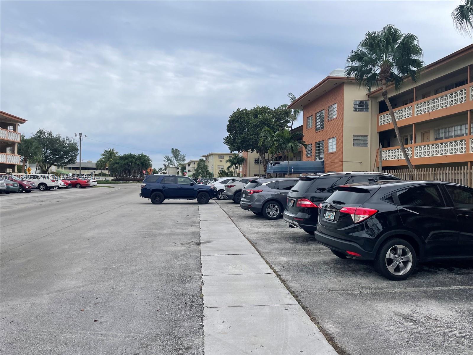 11840 NE 19th Dr 2, North Miami, Florida 33181, 2 Bedrooms Bedrooms, ,2 BathroomsBathrooms,Residential,For Sale,11840 NE 19th Dr 2,A11508605