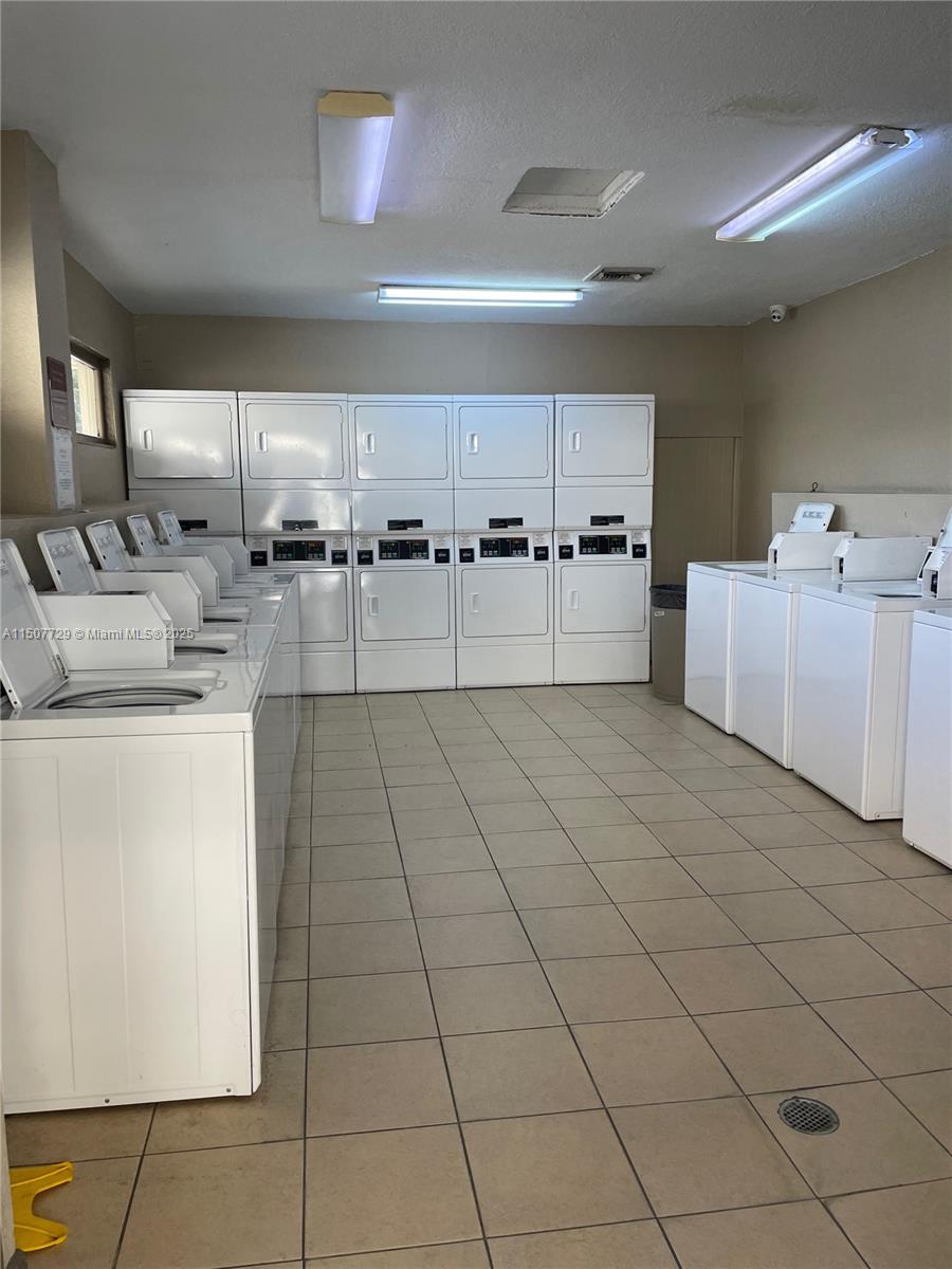 1800 Sans Souci Blvd 307, North Miami, Florida 33181, 2 Bedrooms Bedrooms, ,2 BathroomsBathrooms,Residential,For Sale,1800 Sans Souci Blvd 307,A11507729