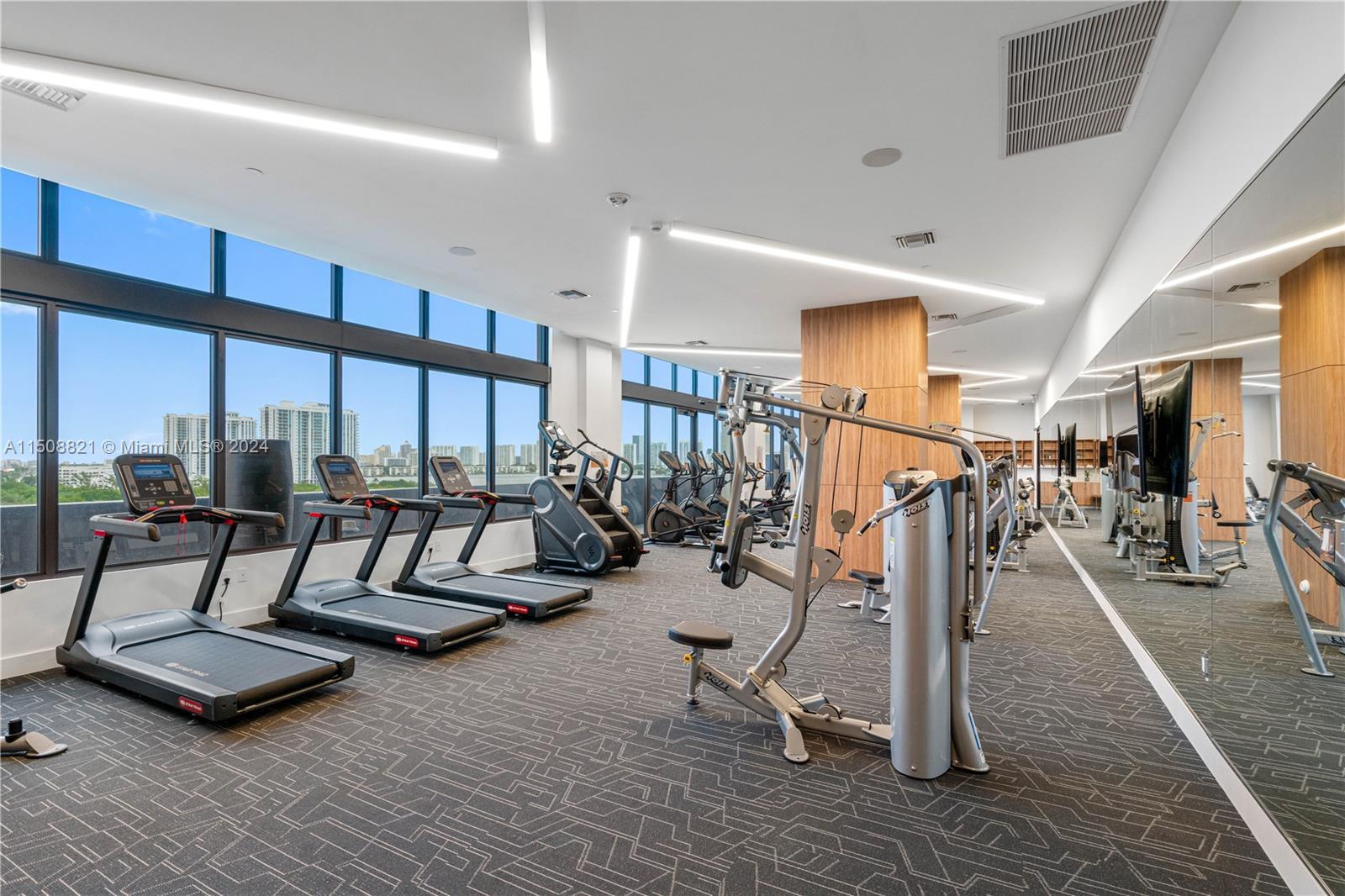 16395 Biscayne Blvd 1107, North Miami Beach, Florida 33160, 1 Bedroom Bedrooms, ,1 BathroomBathrooms,Residentiallease,For Rent,16395 Biscayne Blvd 1107,A11508821