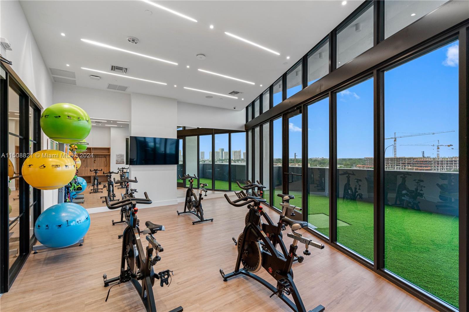 16395 Biscayne Blvd 1107, North Miami Beach, Florida 33160, 1 Bedroom Bedrooms, ,1 BathroomBathrooms,Residentiallease,For Rent,16395 Biscayne Blvd 1107,A11508821