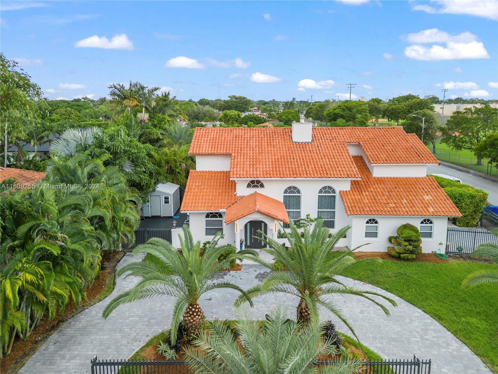 6195 SW 97th Ave, Miami, Florida 33173, 5 Bedrooms Bedrooms, 1 Room Rooms,3 BathroomsBathrooms,Residential,For Sale,6195 SW 97th Ave,A11509255