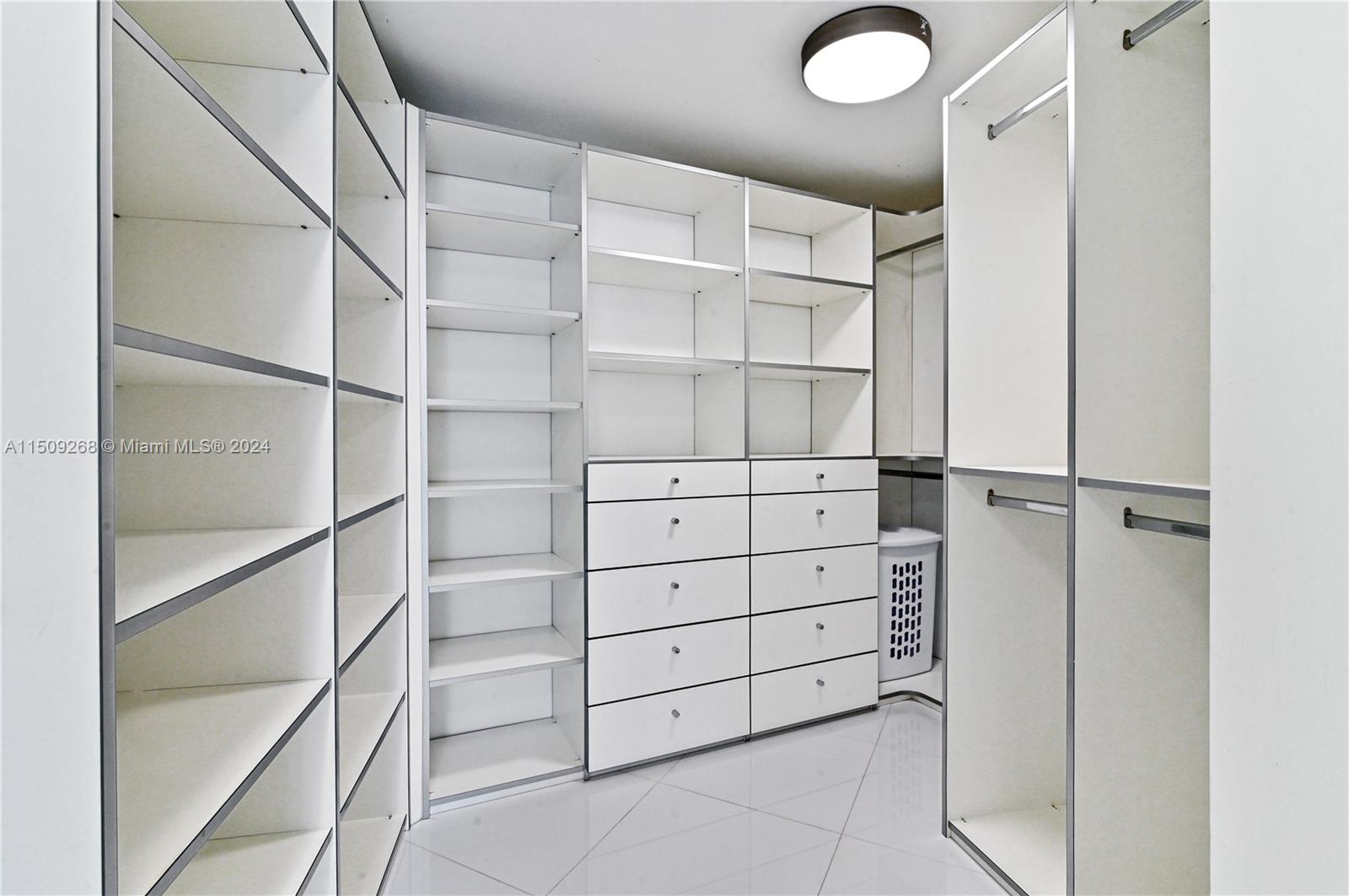 200 Biscayne Boulevard Way 3908, Miami, Florida 33131, 2 Bedrooms Bedrooms, ,2 BathroomsBathrooms,Residential,For Sale,200 Biscayne Boulevard Way 3908,A11509268