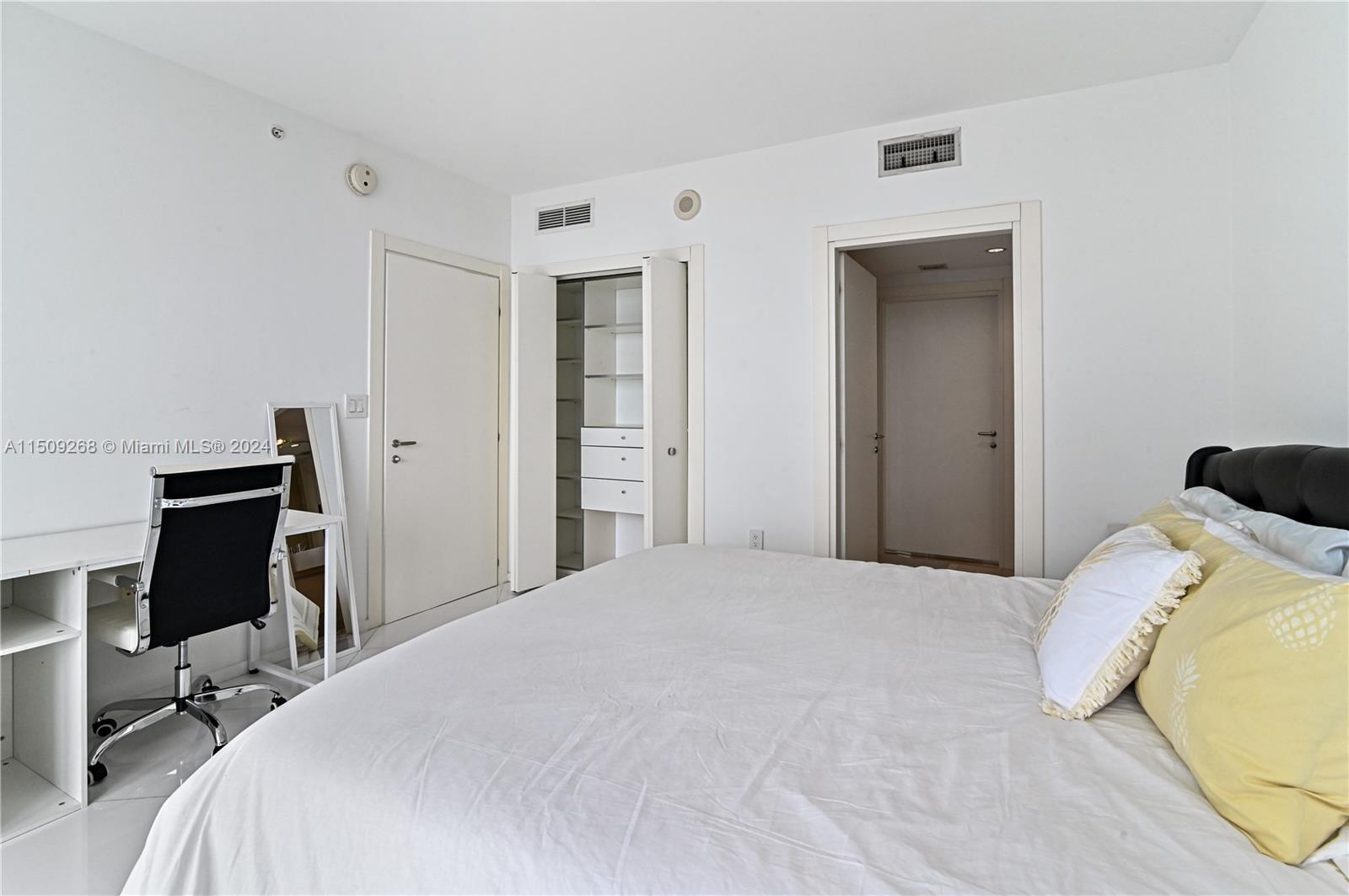 200 Biscayne Boulevard Way 3908, Miami, Florida 33131, 2 Bedrooms Bedrooms, ,2 BathroomsBathrooms,Residential,For Sale,200 Biscayne Boulevard Way 3908,A11509268