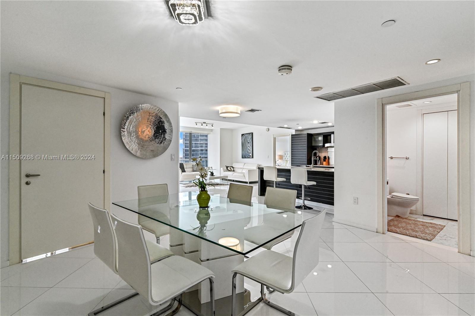 200 Biscayne Boulevard Way 3908, Miami, Florida 33131, 2 Bedrooms Bedrooms, ,2 BathroomsBathrooms,Residential,For Sale,200 Biscayne Boulevard Way 3908,A11509268