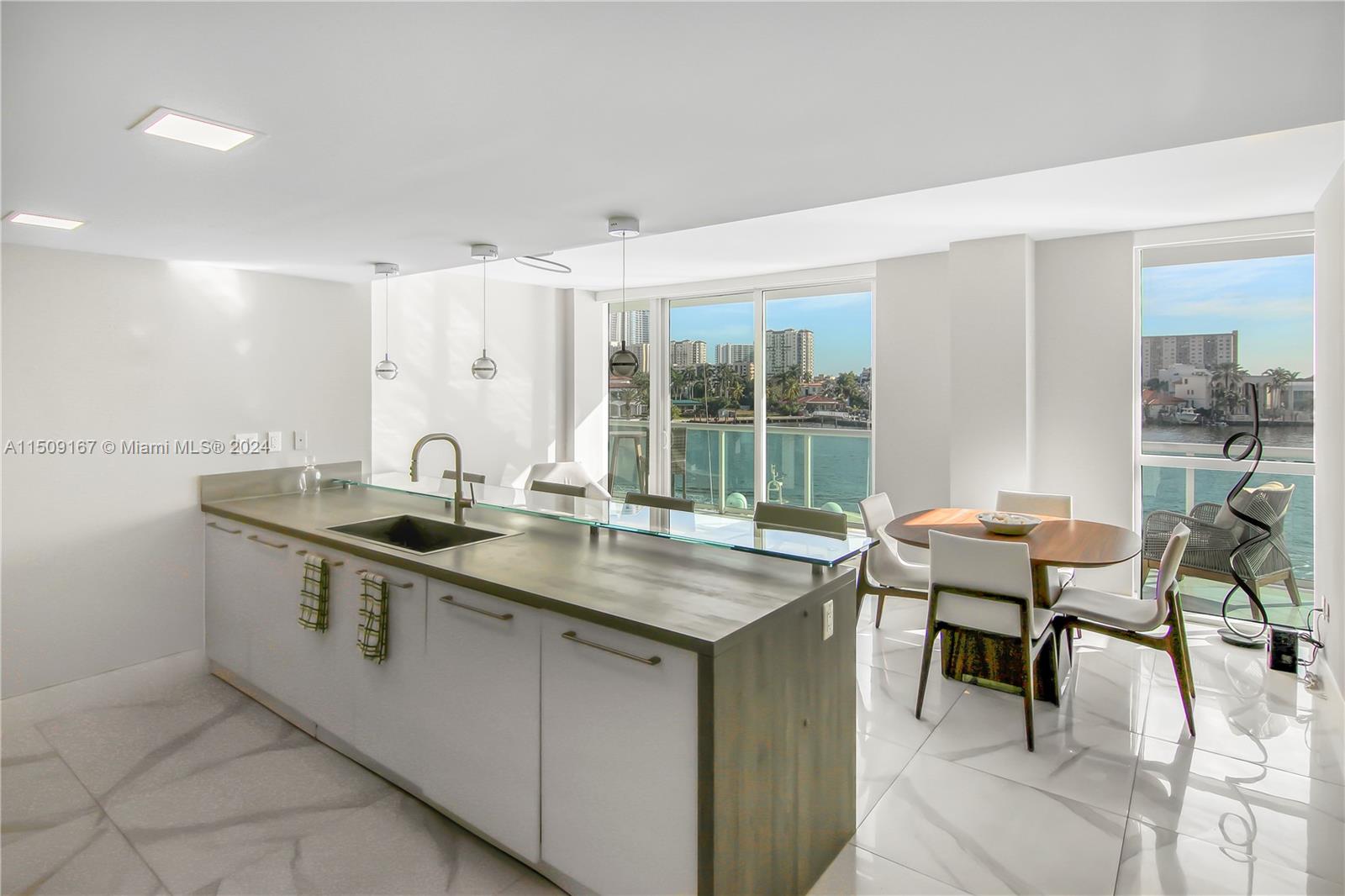 400 Sunny Isles Blvd 307, Sunny Isles Beach, Florida 33160, 3 Bedrooms Bedrooms, ,2 BathroomsBathrooms,Residential,For Sale,400 Sunny Isles Blvd 307,A11509167