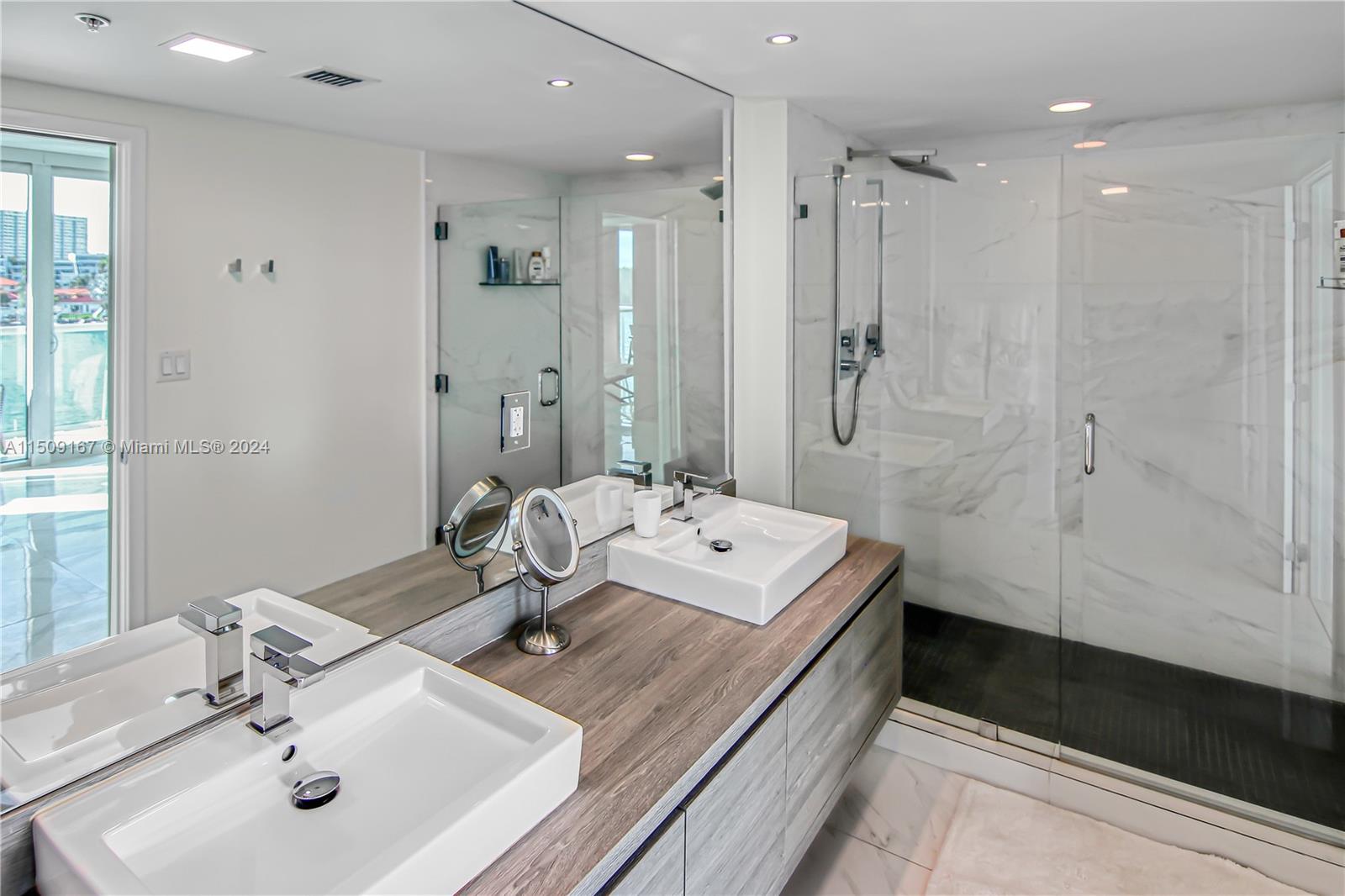 400 Sunny Isles Blvd 307, Sunny Isles Beach, Florida 33160, 3 Bedrooms Bedrooms, ,2 BathroomsBathrooms,Residential,For Sale,400 Sunny Isles Blvd 307,A11509167