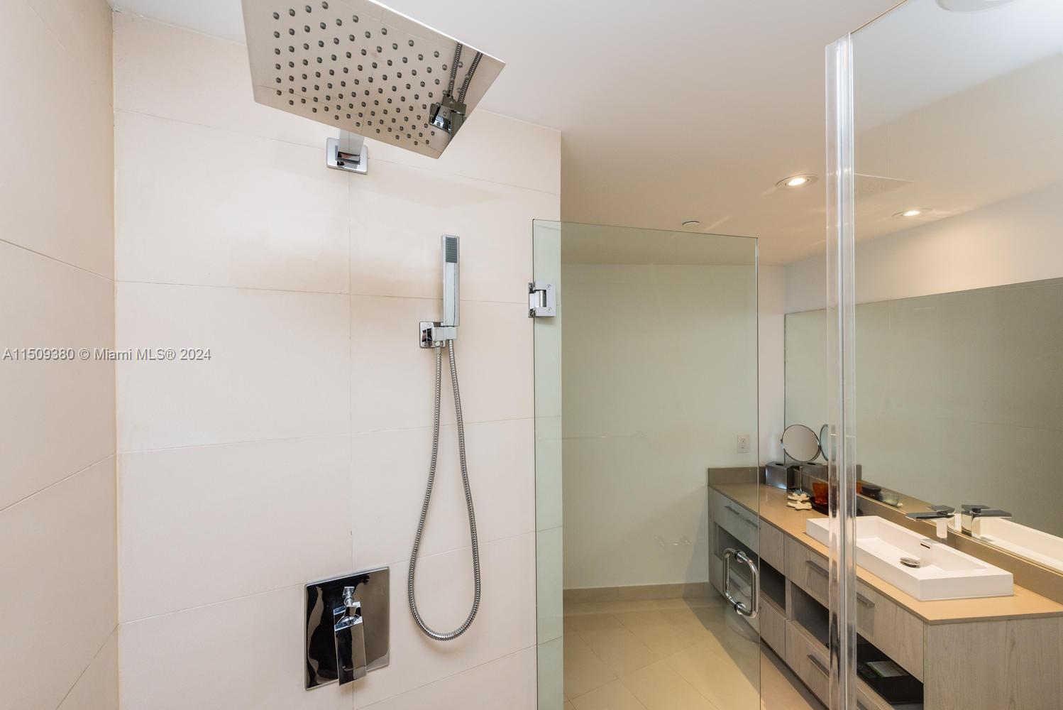 4111 S Ocean Dr 1609, Hollywood, Florida 33019, 1 Bedroom Bedrooms, ,1 BathroomBathrooms,Residential,For Sale,4111 S Ocean Dr 1609,A11509380