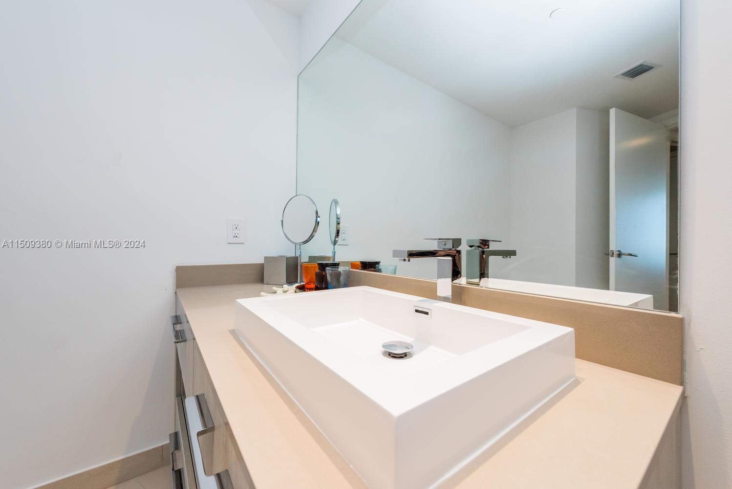 4111 S Ocean Dr 1609, Hollywood, Florida 33019, 1 Bedroom Bedrooms, ,1 BathroomBathrooms,Residential,For Sale,4111 S Ocean Dr 1609,A11509380