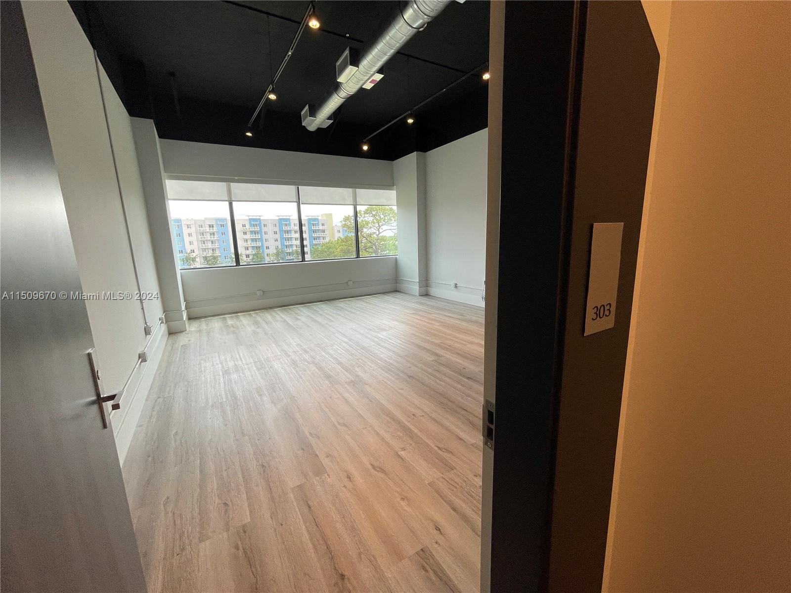 19790 W Dixie Hwy 303, Aventura, Florida 33180, ,Commerciallease,For Rent,19790 W Dixie Hwy 303,A11509670