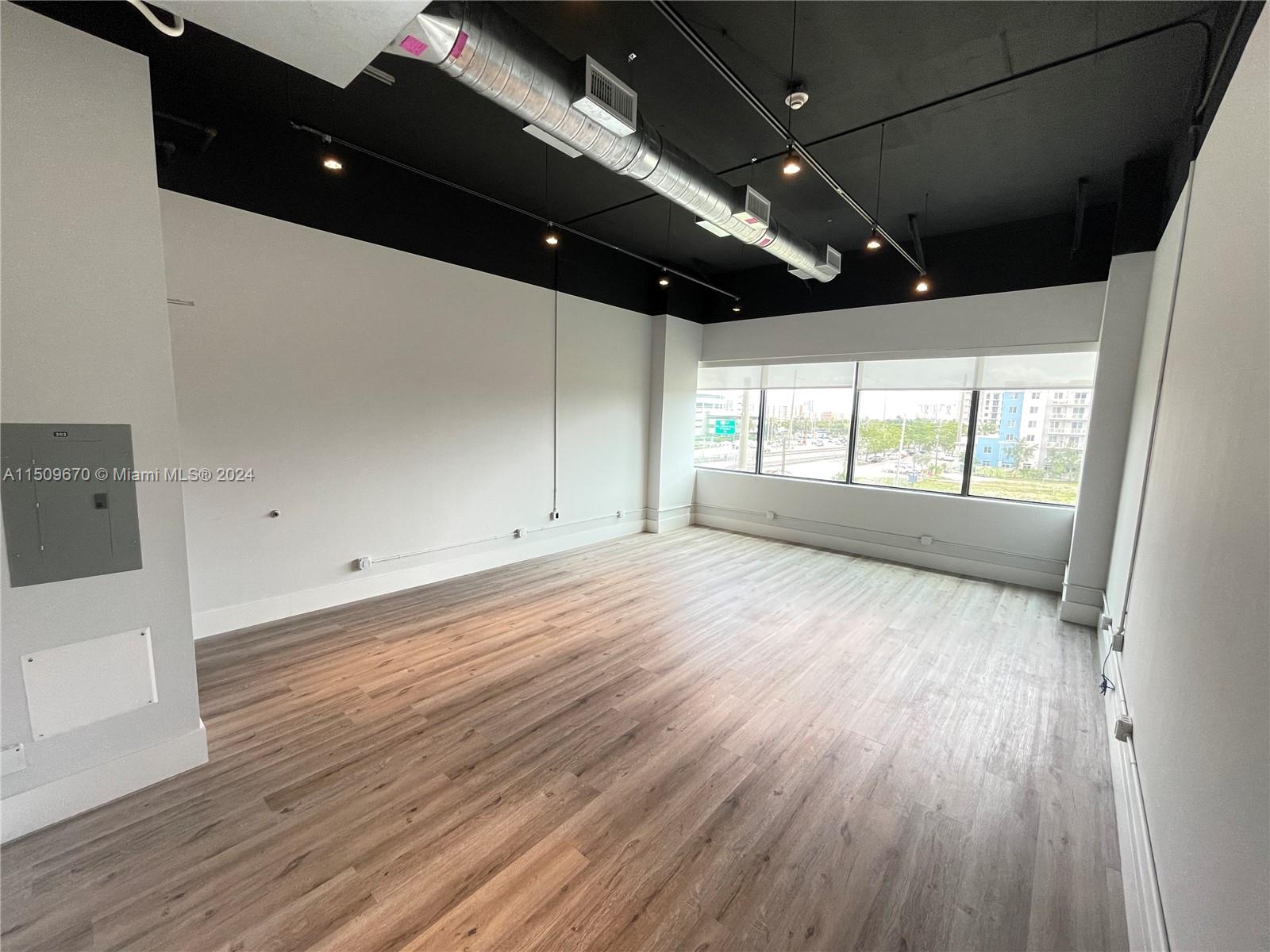 19790 W Dixie Hwy 303, Aventura, Florida 33180, ,Commerciallease,For Rent,19790 W Dixie Hwy 303,A11509670