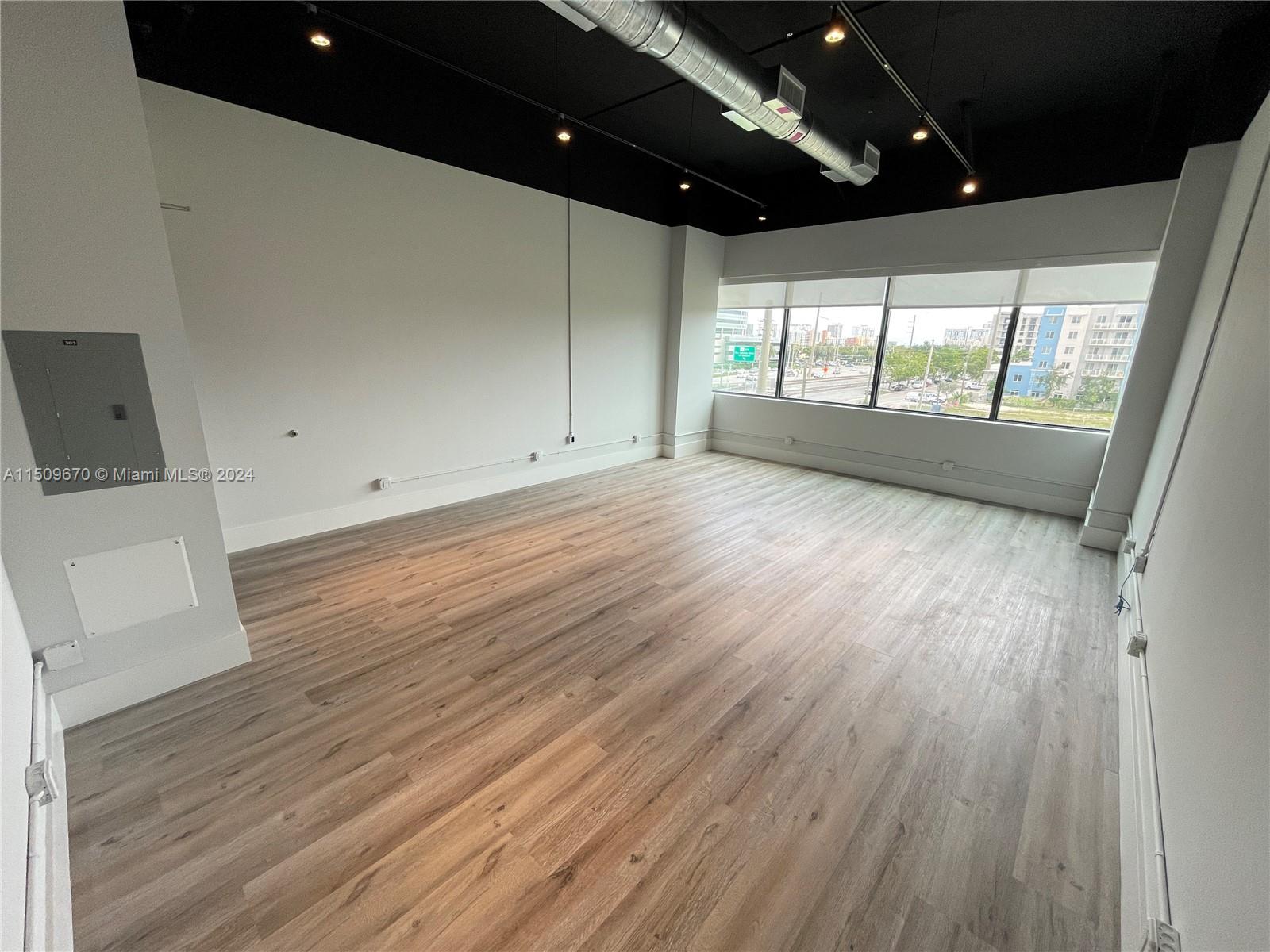 19790 W Dixie Hwy 303, Aventura, Florida 33180, ,Commerciallease,For Rent,19790 W Dixie Hwy 303,A11509670