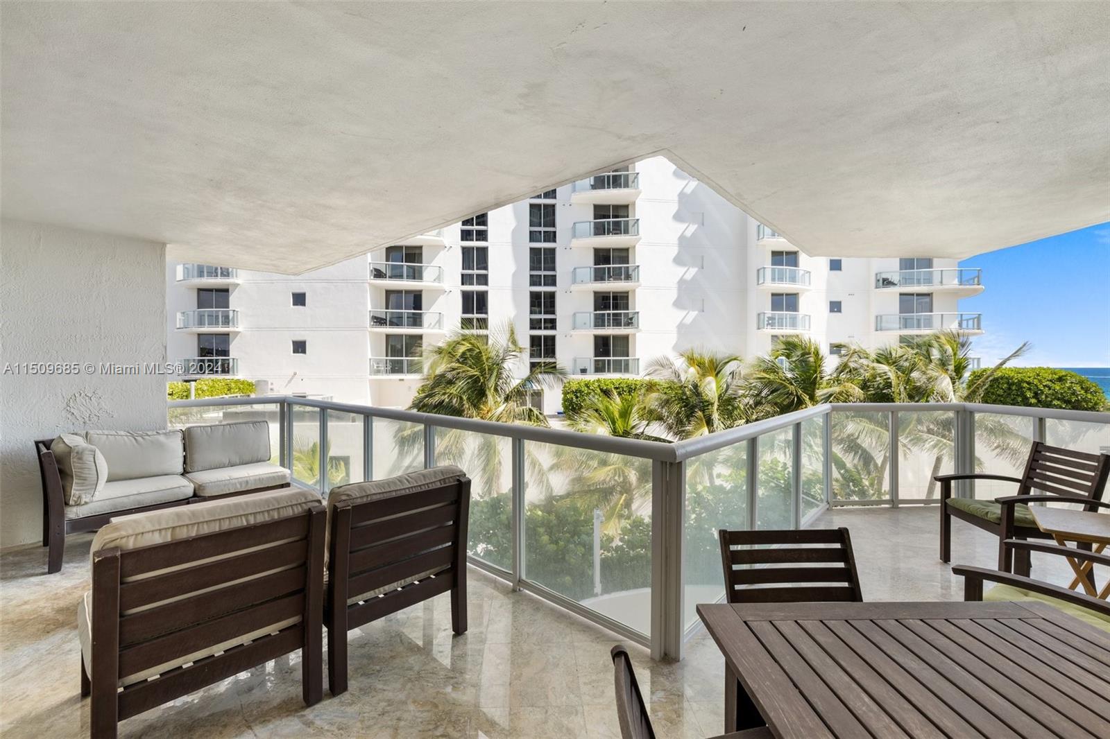 18671 Collins Ave 404, Sunny Isles Beach, Florida 33160, 2 Bedrooms Bedrooms, ,2 BathroomsBathrooms,Residential,For Sale,18671 Collins Ave 404,A11509685